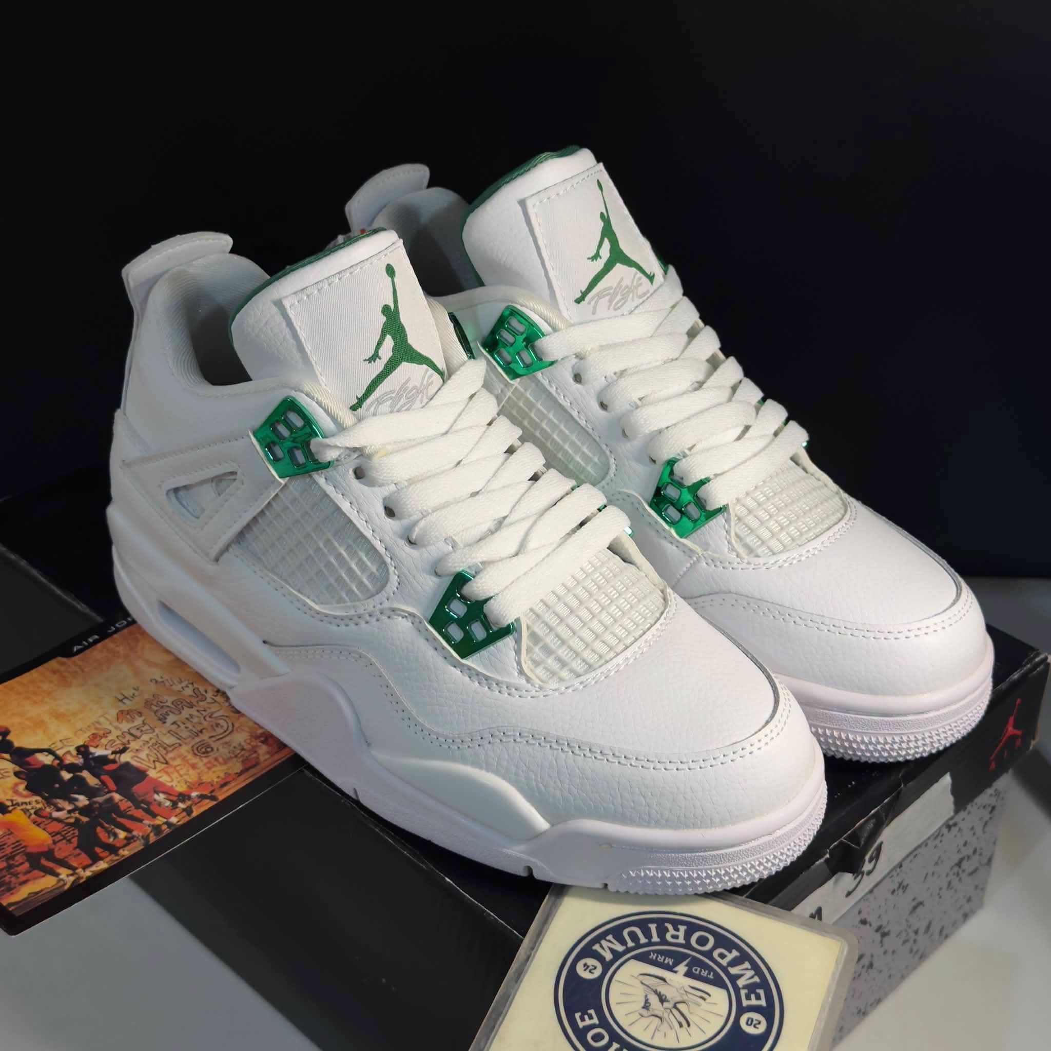 清新质感！Air Jordan4白绿金属扣开箱实拍
