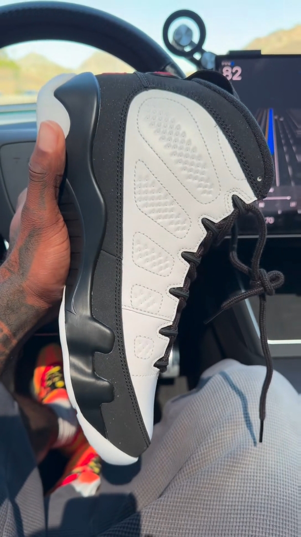 乔丹未上脚的传奇战靴｜Air Jordan9 大灌篮实拍赏析