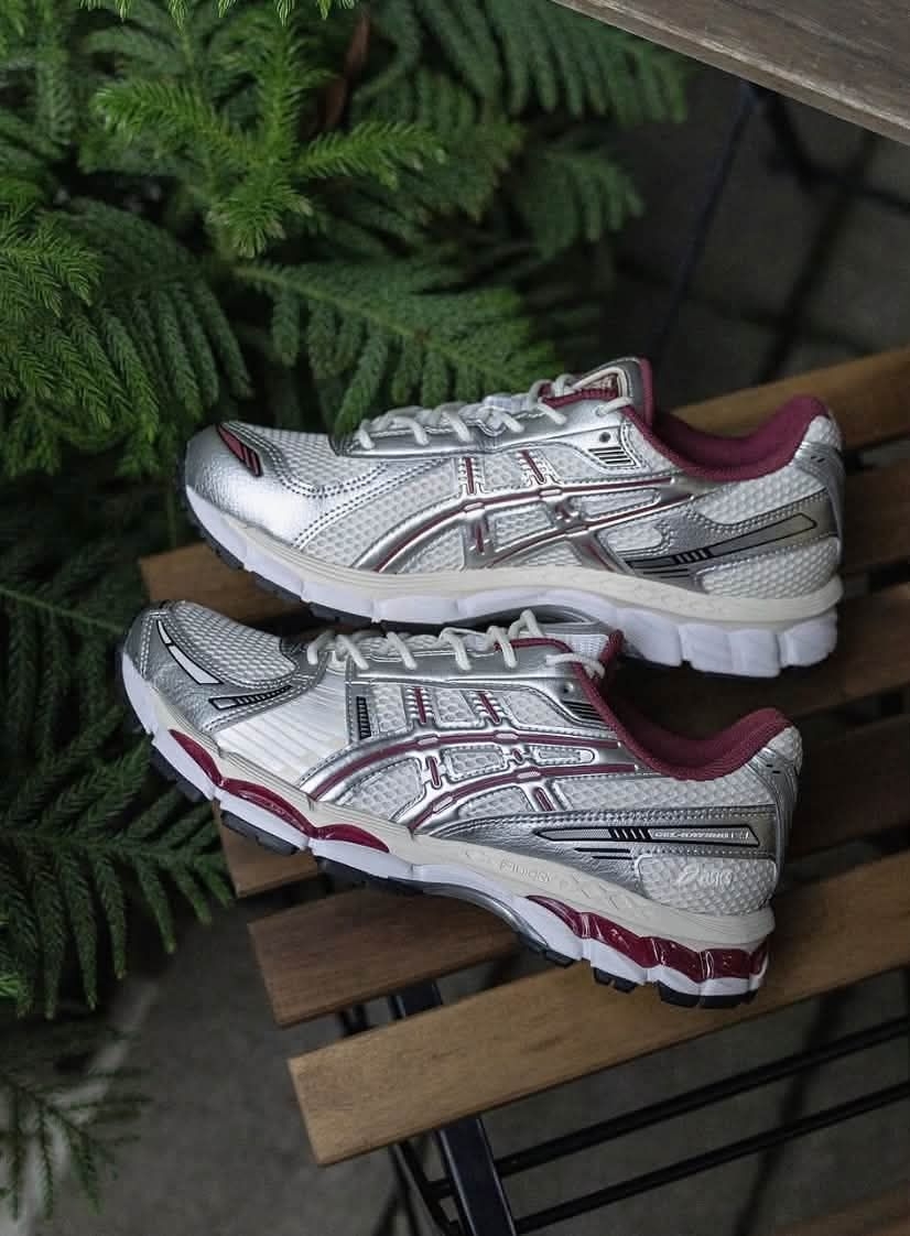 复古跑鞋天花板｜ASICS GEL‑Kayano 12.1米白银酒红开箱