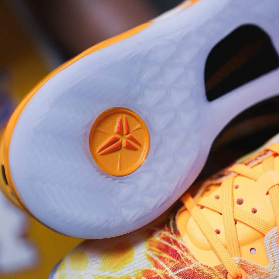 橙红焰火鞋面!Kobe 8上海烟花,低帮变向党实战神鞋