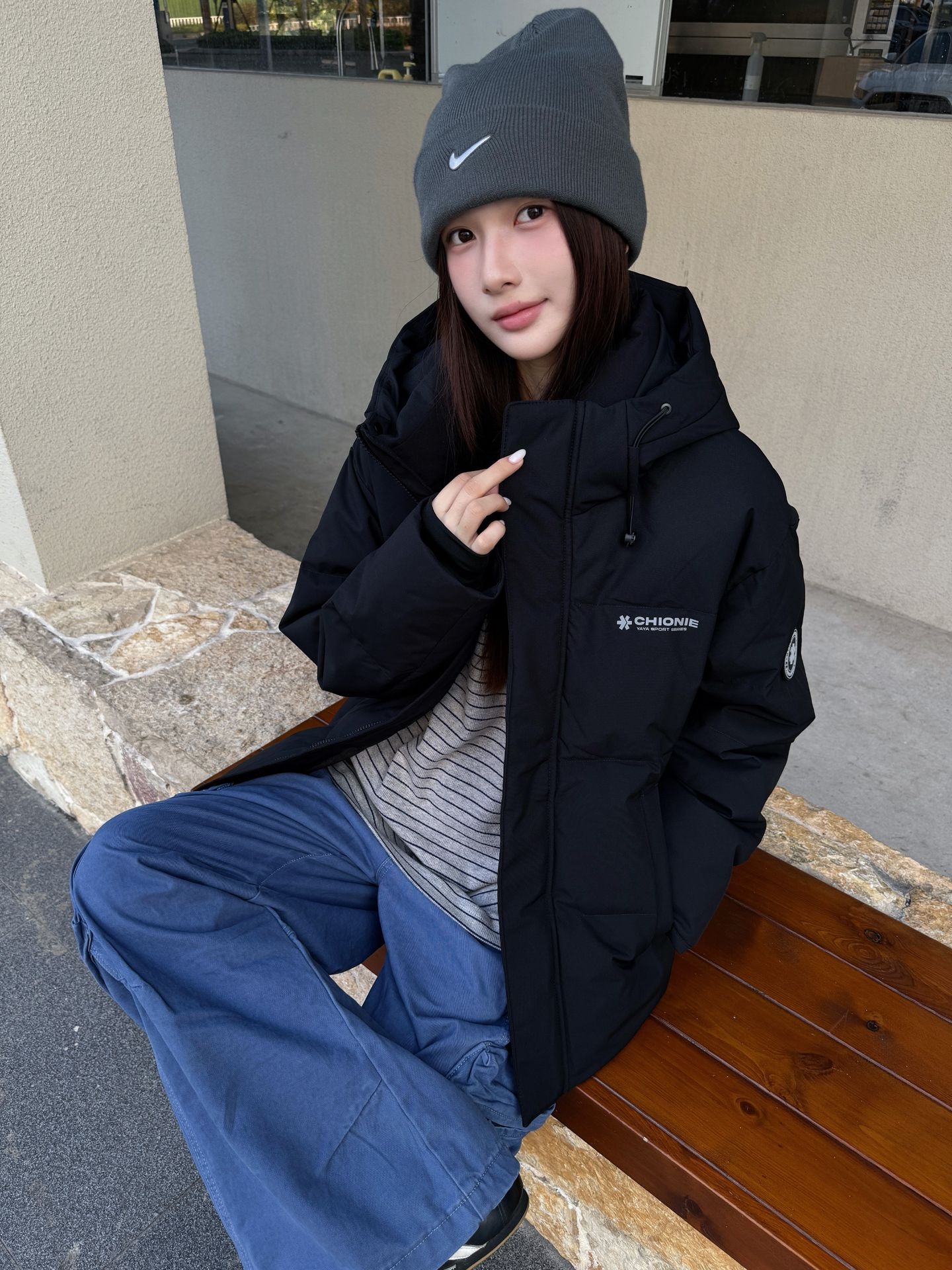 裹着黑色,提前预演的氛围感
