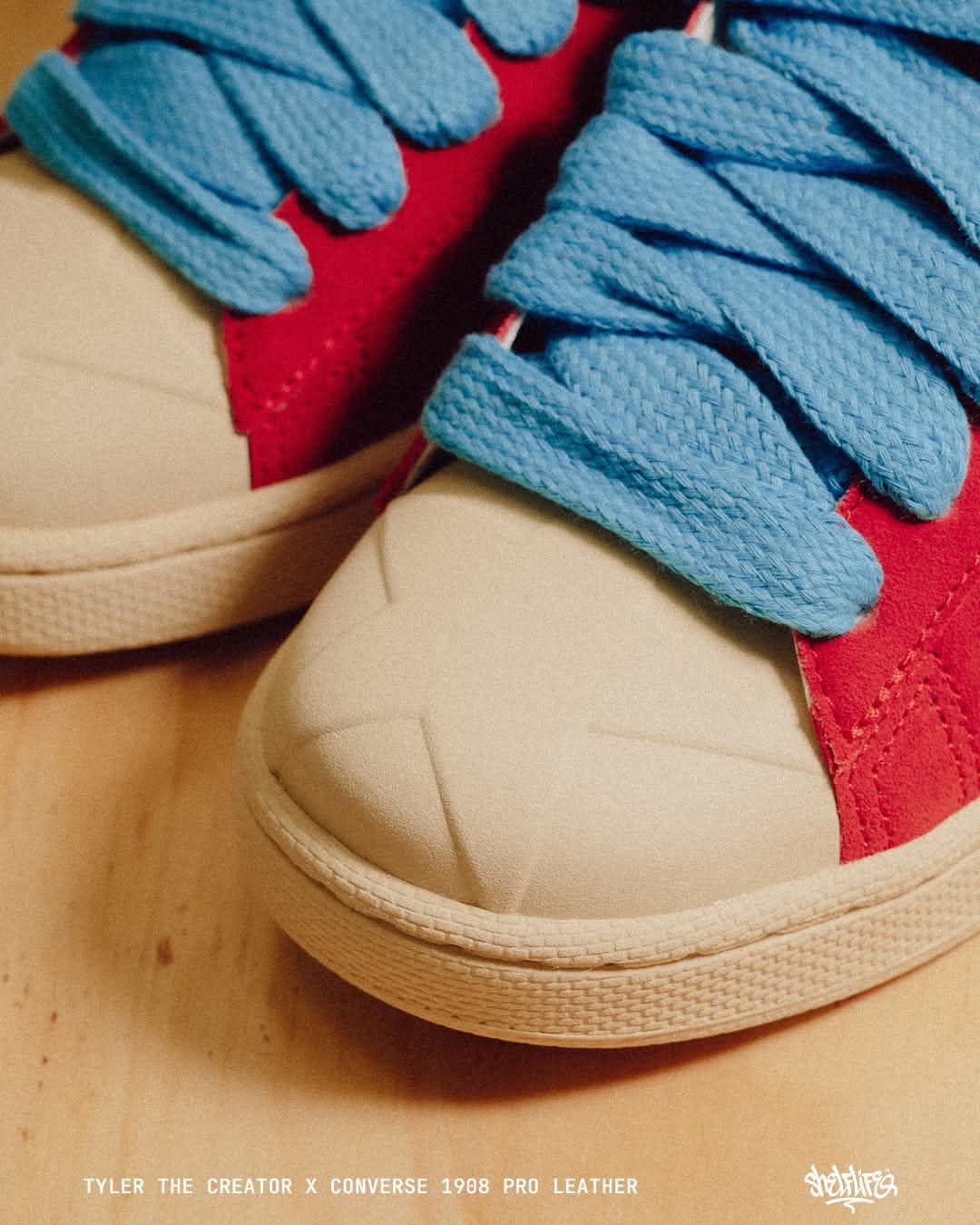 撞色美学!匡威Le FLEUR 红花复古板鞋,Tyler联名力作