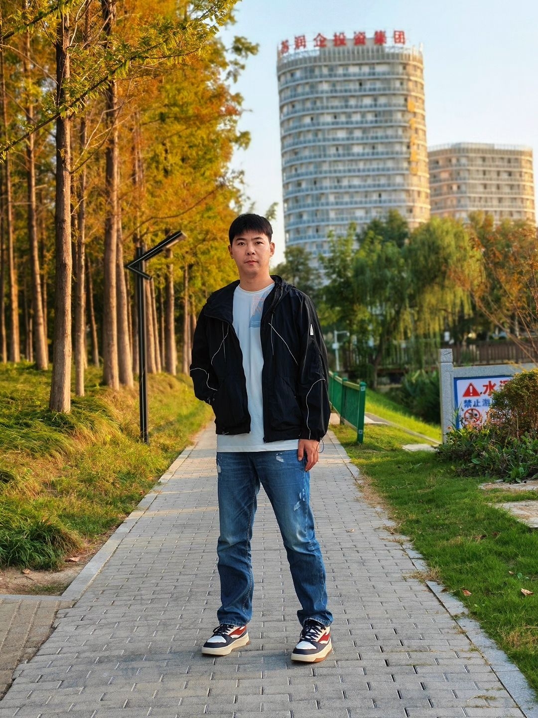 学生党秋冬刚需|鸿星尔克征服5加绒板鞋,零下通勤不冻脚