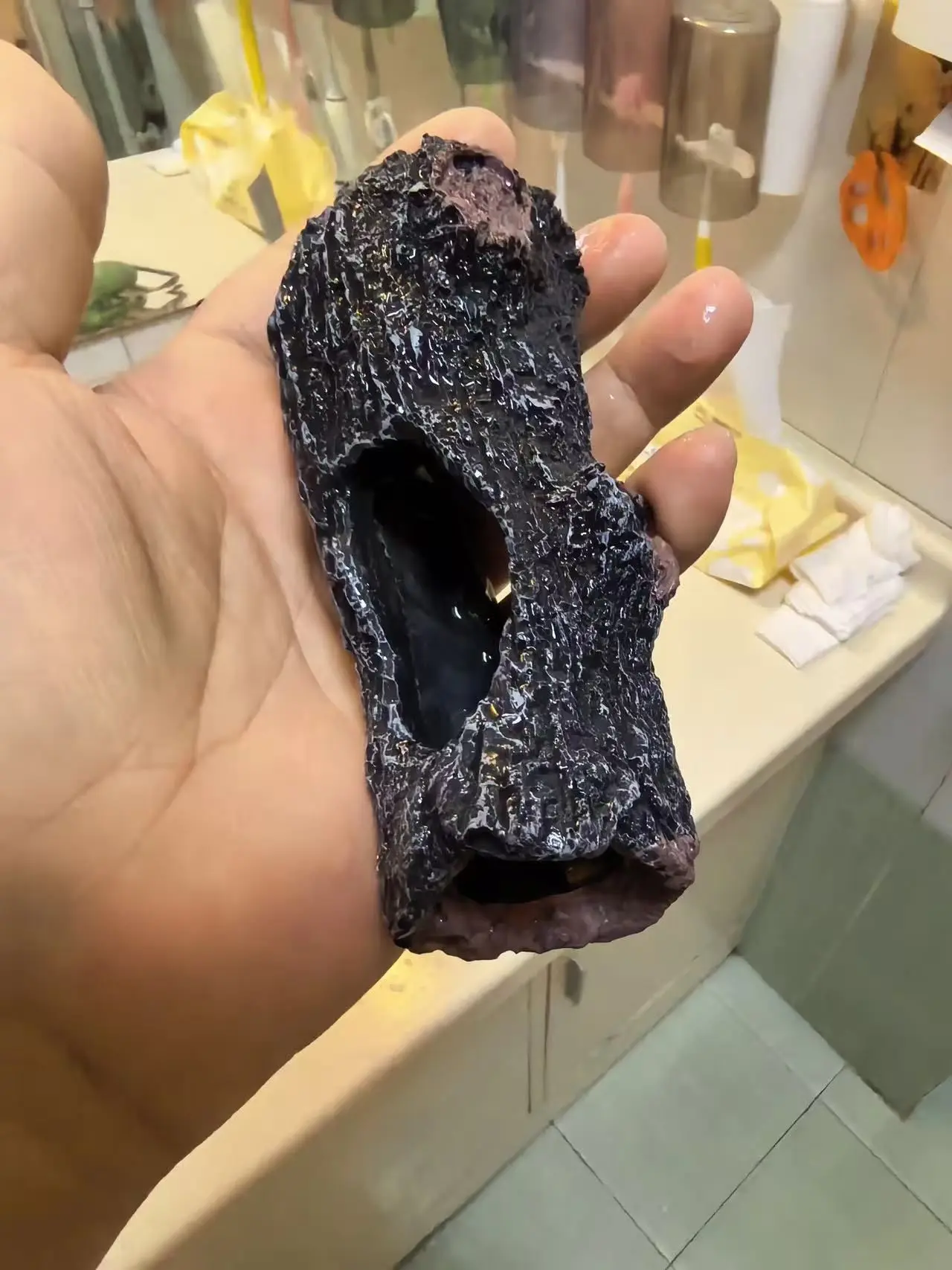 鱼缸造景摆件怎么挑,这个树脂树洞给了几个参考