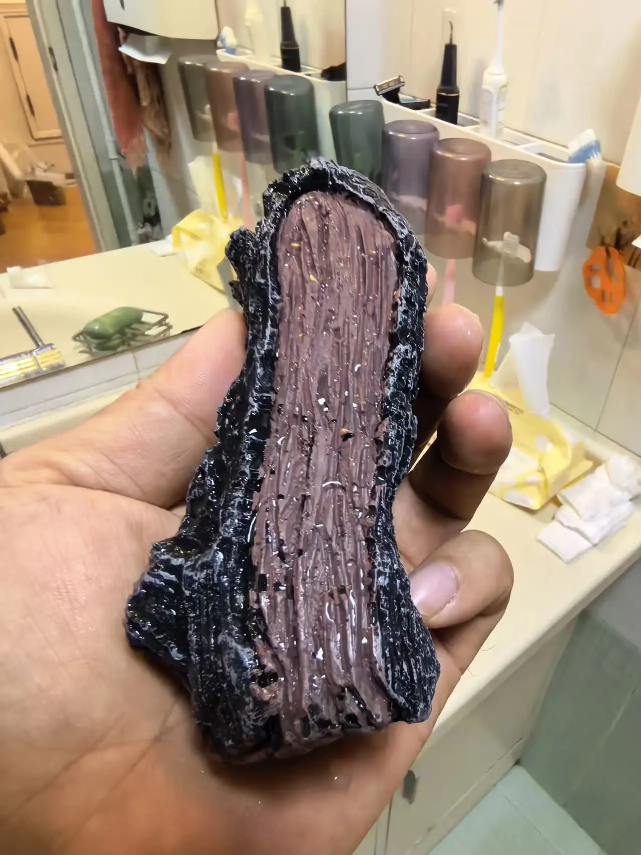 鱼缸造景摆件怎么挑,这个树脂树洞给了几个参考