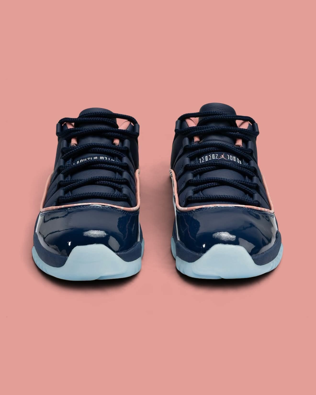 温柔撞色!Air Jordan 11 Low 藏青裸粉低帮