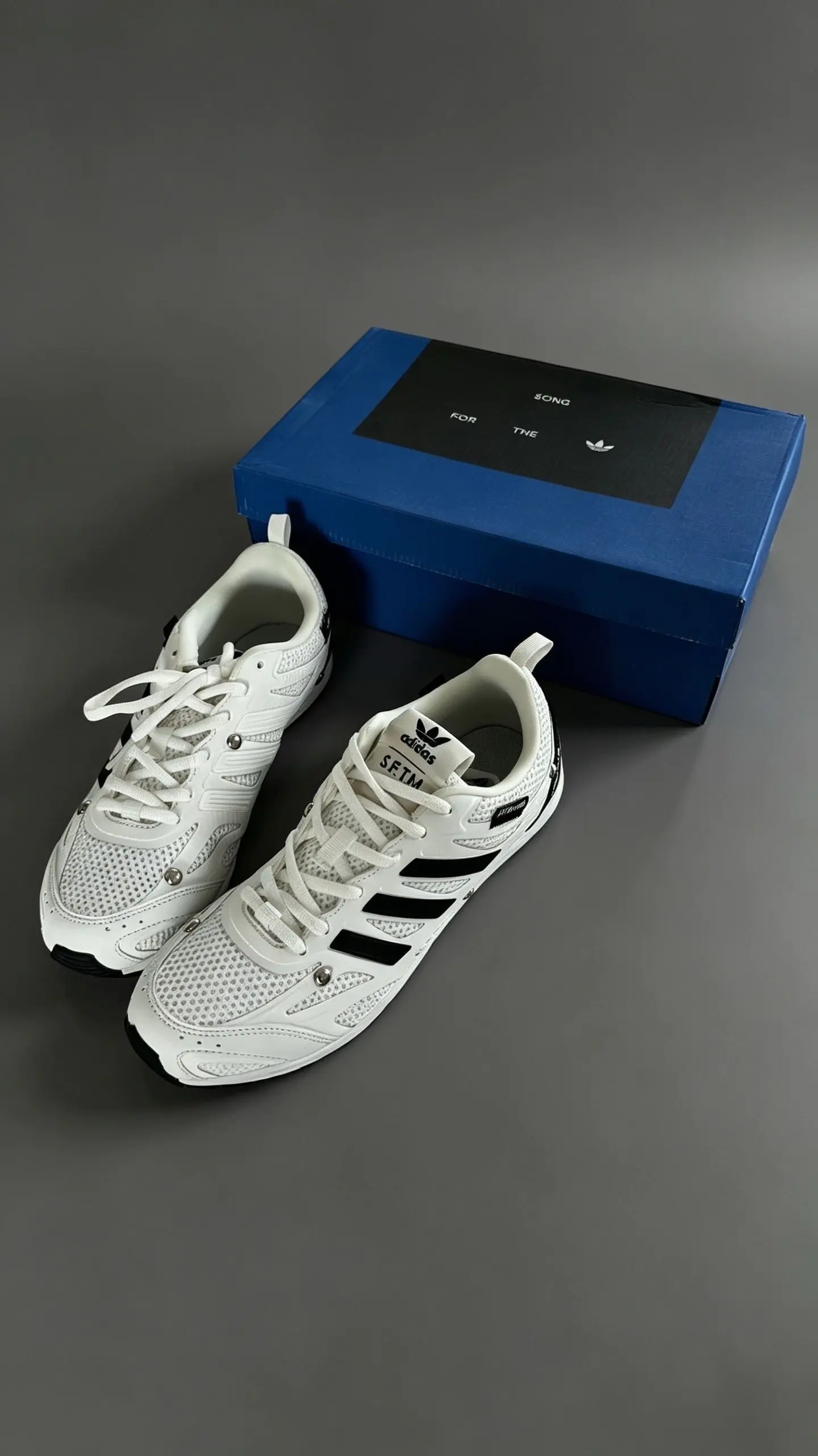 SFTM × adidas联名|千禧复古跑鞋实拍测评