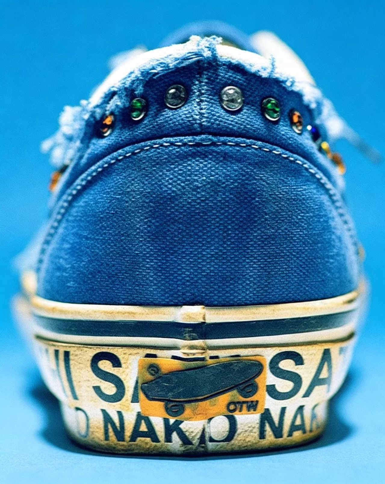宝石派对!Satoshi Nakamoto × Vans Era95,破坏毛边+彩钻元素氛围感