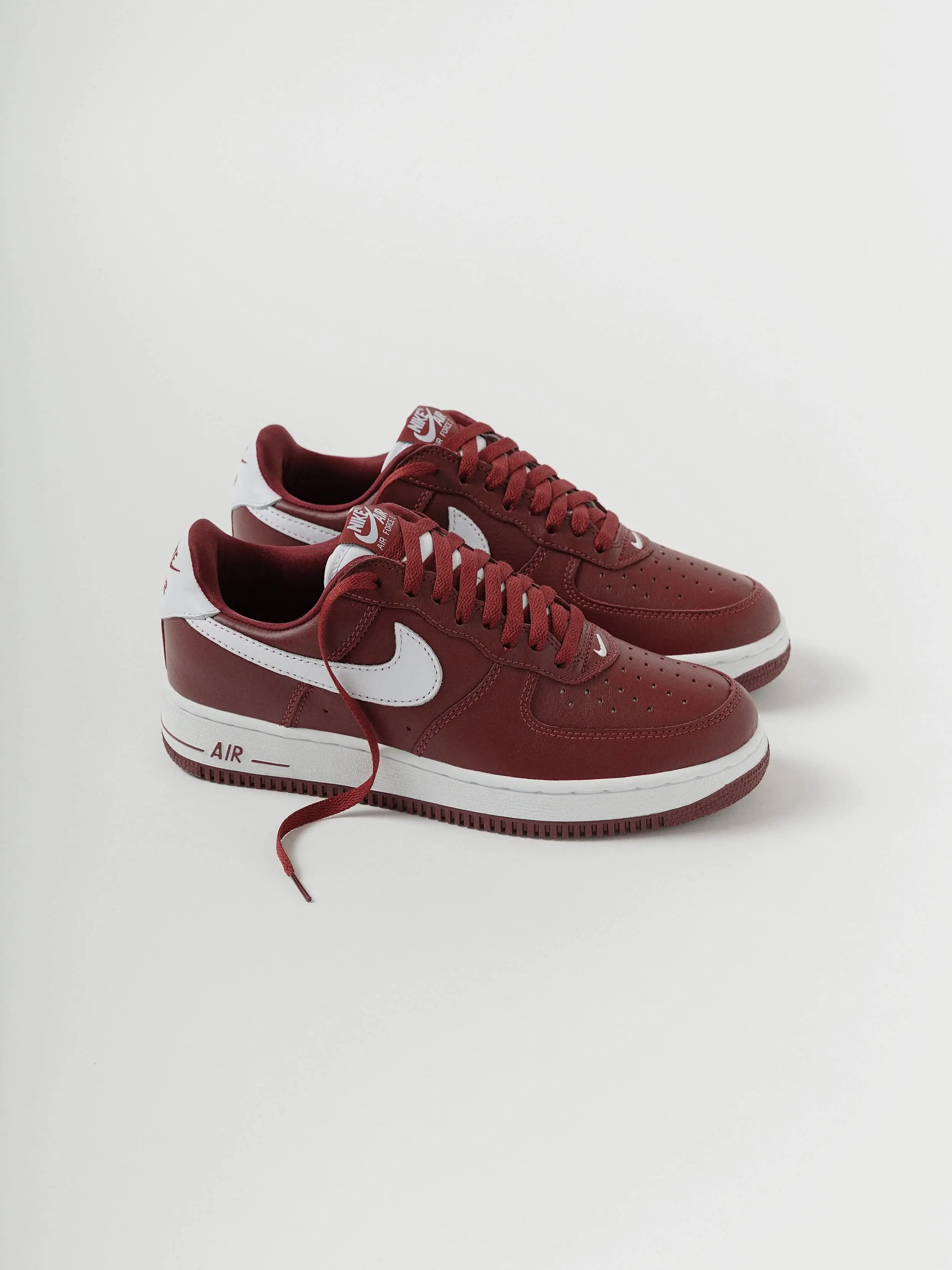 双色齐发|Nike Air Force 1 藏蓝+酒红复古质感直接拉满🔴🔵