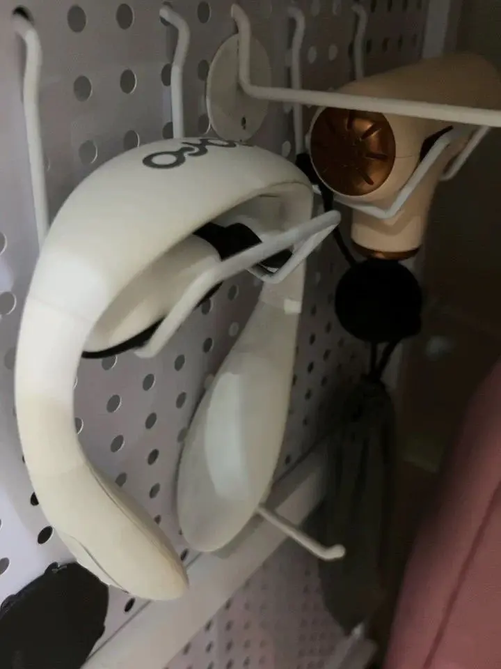 色洞洞板配件,磁吸金属置物架