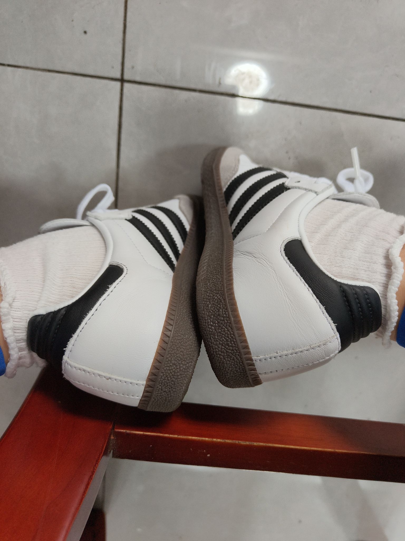 阿迪达斯百搭德训鞋