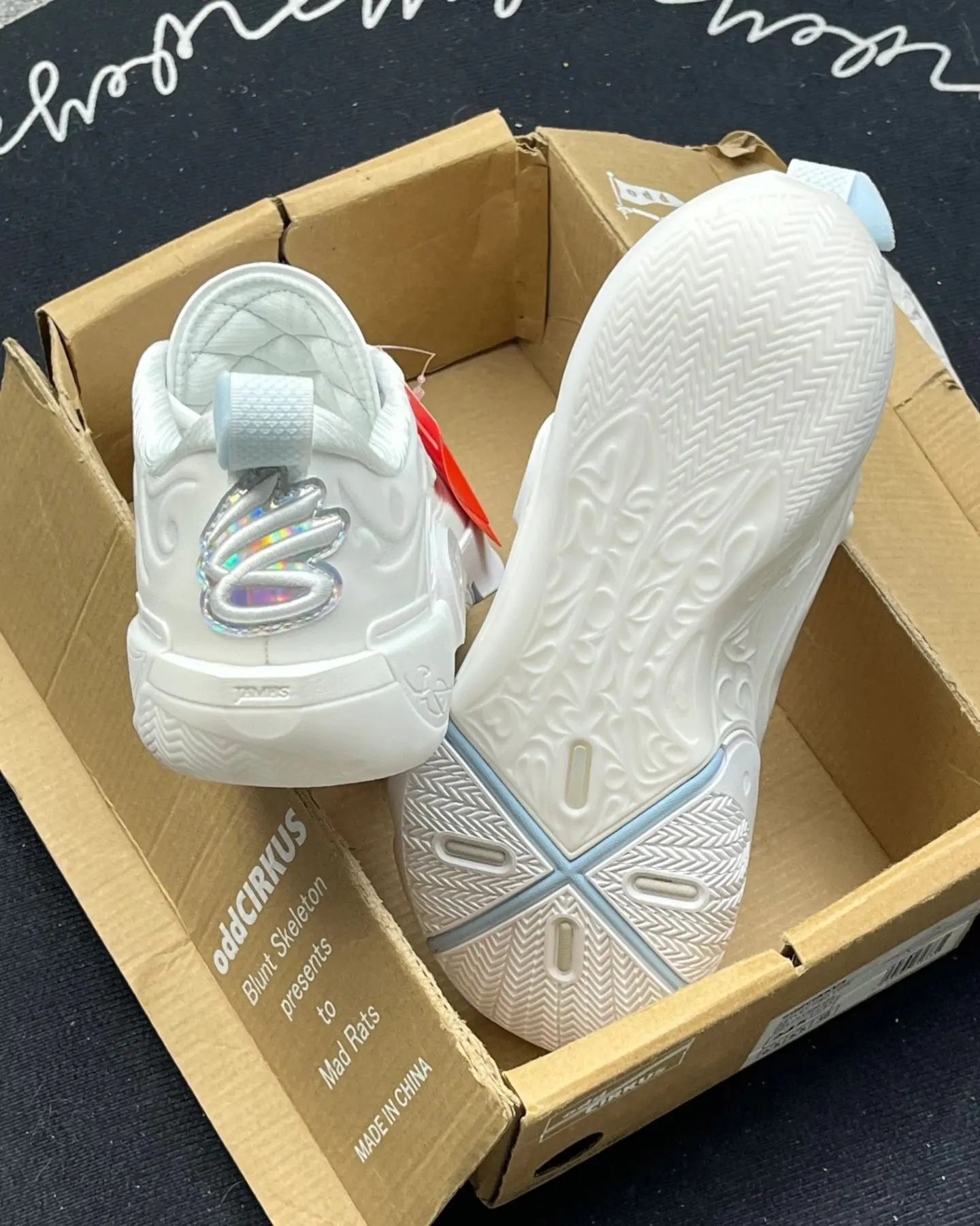 求鉴定!!!白蓝渐变韦德款,细节拿不准求鉴别