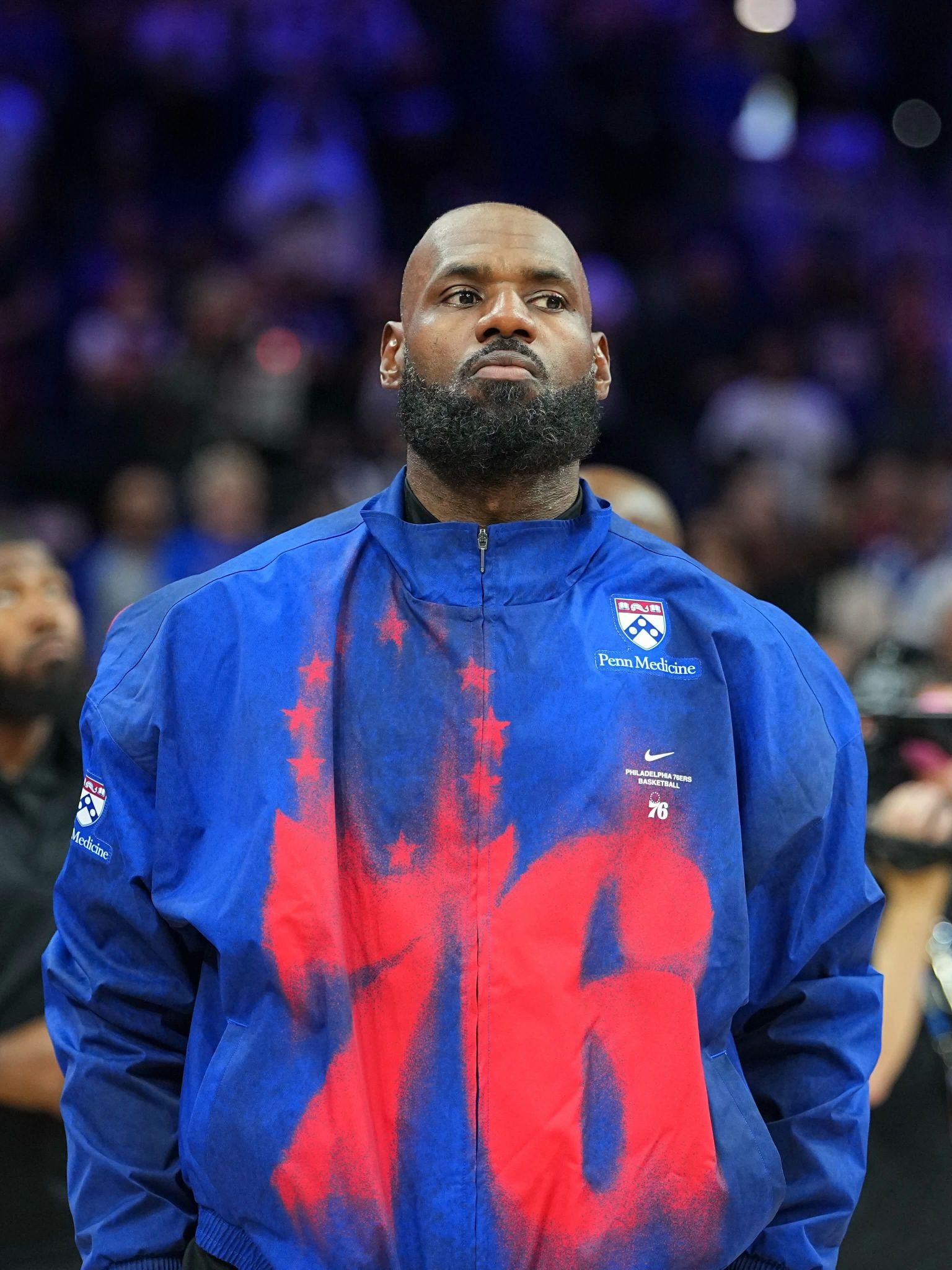 传奇继续!LeBron 24亮相,老詹最新一代签名战靴
