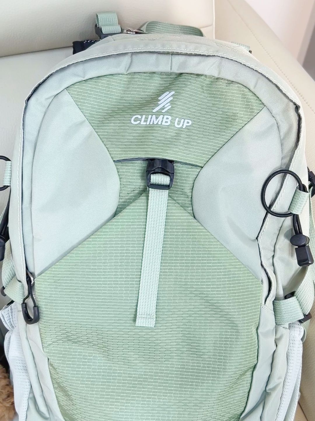 二十升到四十升可选,这款背包覆盖全场景
