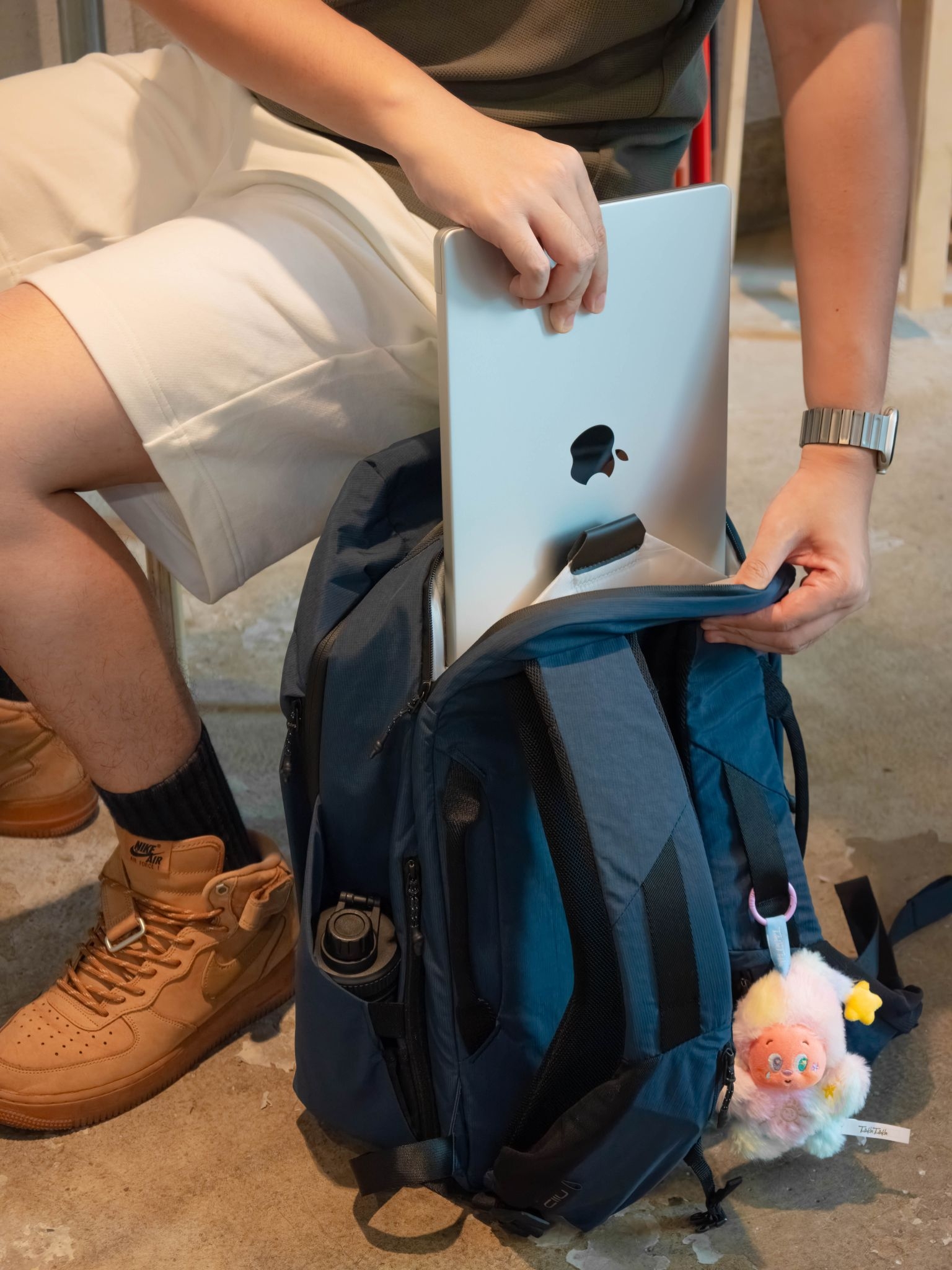 这个雷霆双肩包,装过之后才知道这么能装!
