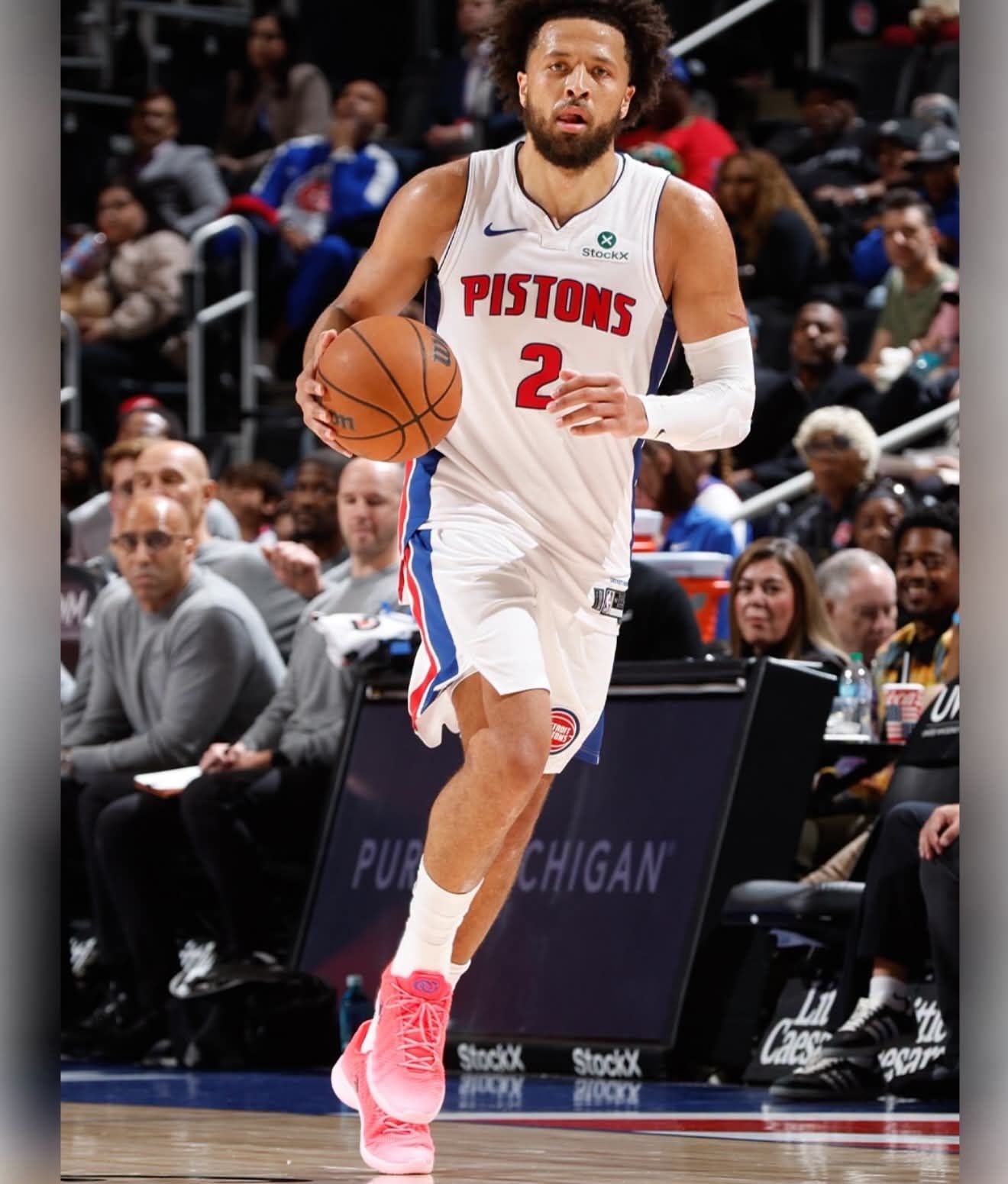 超远三分利器！凯特琳克拉克一代，WNBA新星正代签名战靴