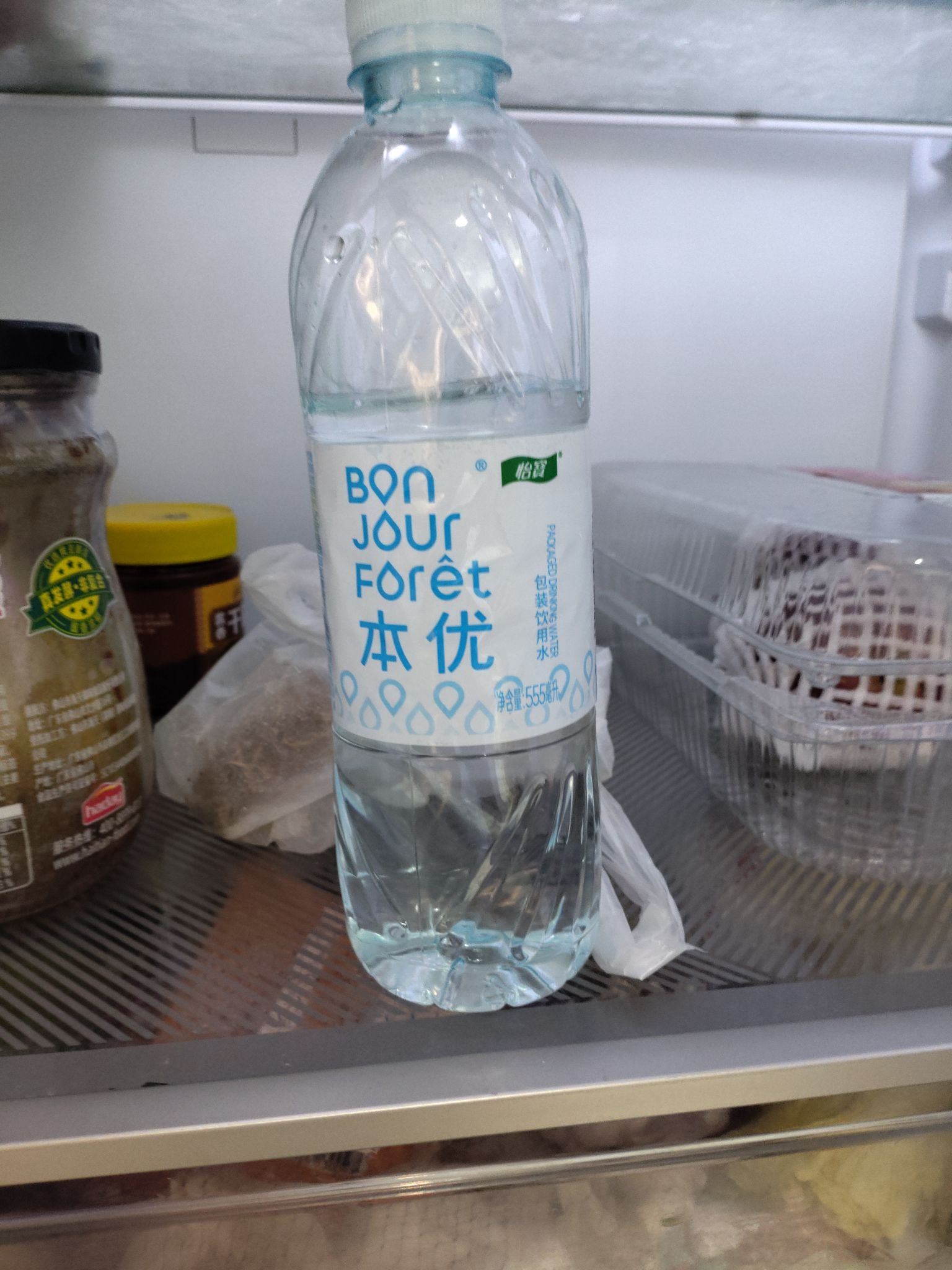 矿泉水