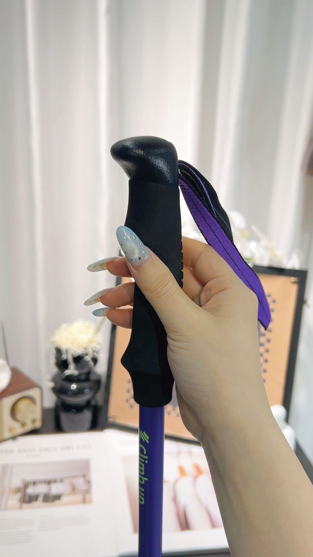下坡膝盖不吃力,登山杖的支撑点要找对
