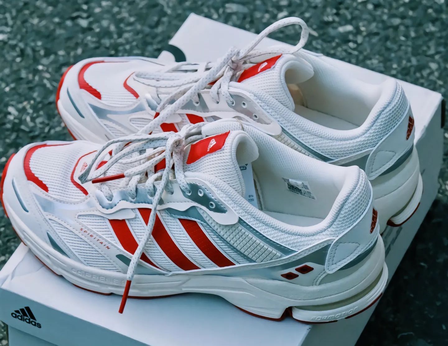 adidas Spiritain 2000|复古轻运动跑鞋 防水织物拼接 缓震在线
