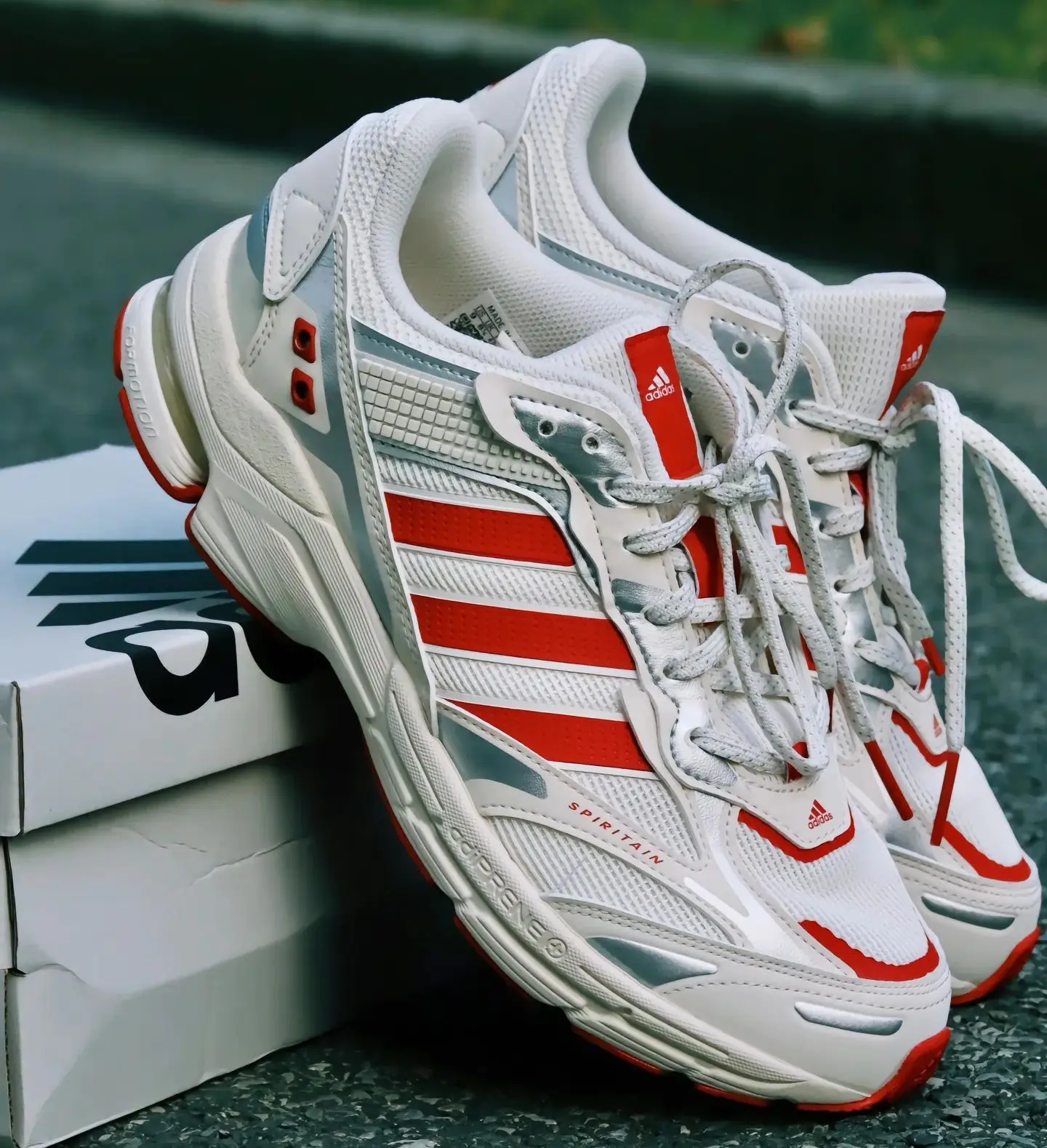 adidas Spiritain 2000|复古轻运动跑鞋 防水织物拼接 缓震在线