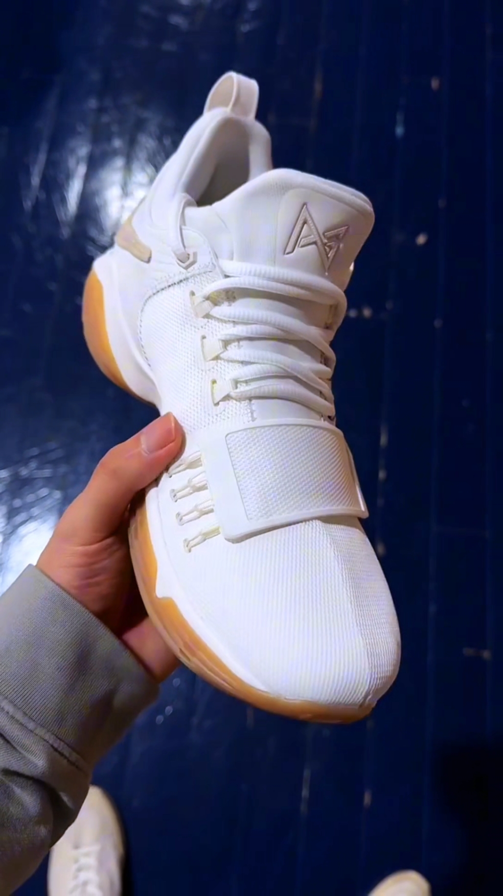 2026识货萌新创作营｜识货一周上脚秀 Nike PG 1 EP 白色低帮｜亲测上脚都说PG1