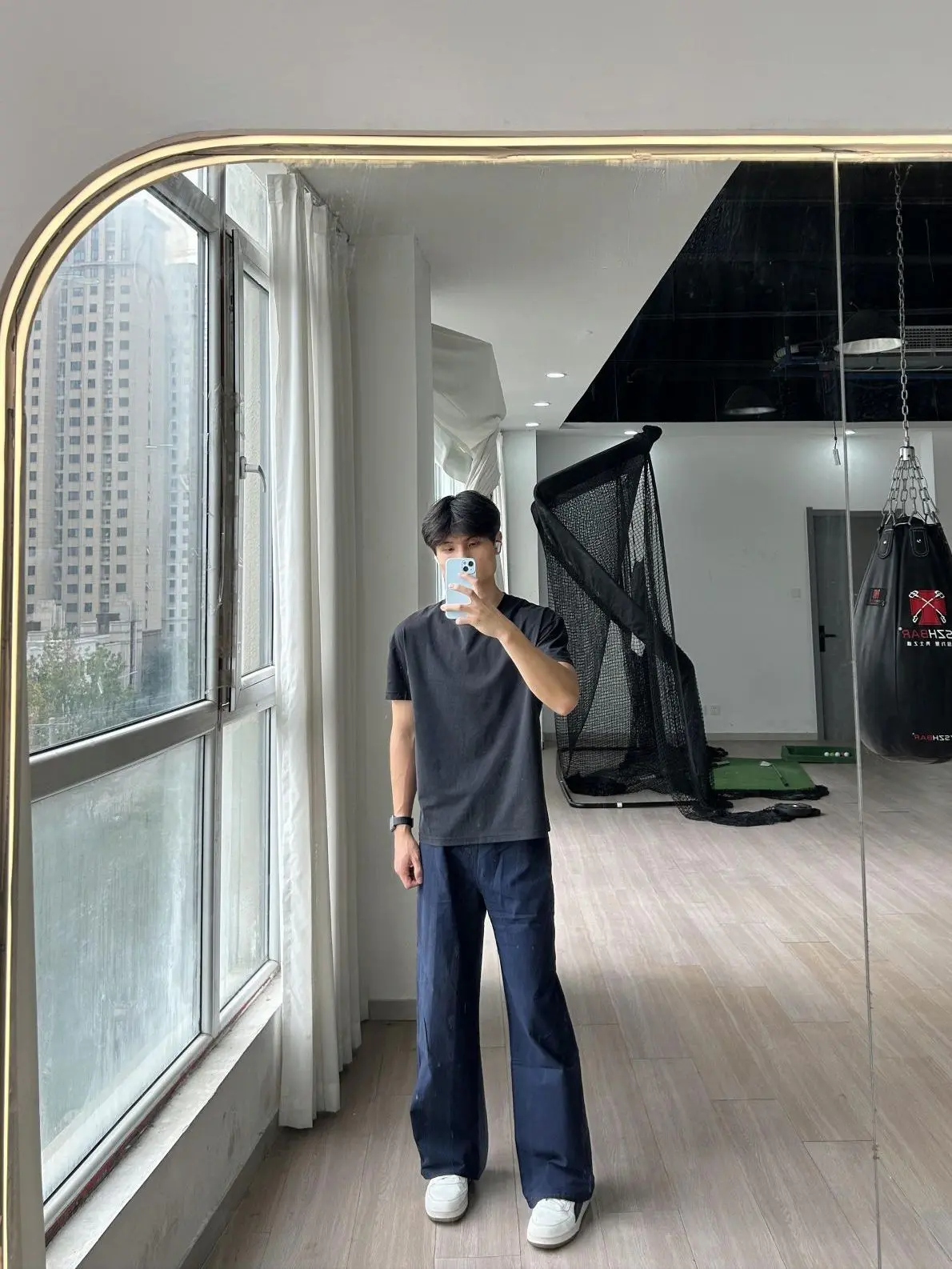 法工蓝牛仔裤 | 颜色不张扬,但很耐看