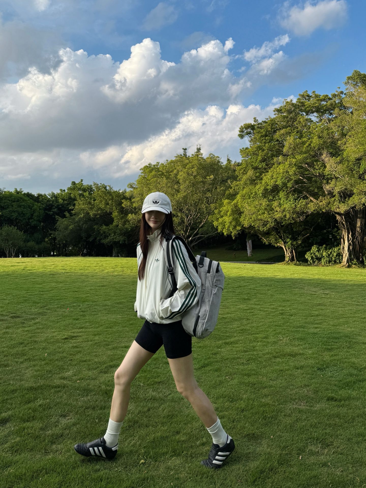 出游踏青穿搭 | 三条杠➕双肩包清爽松弛