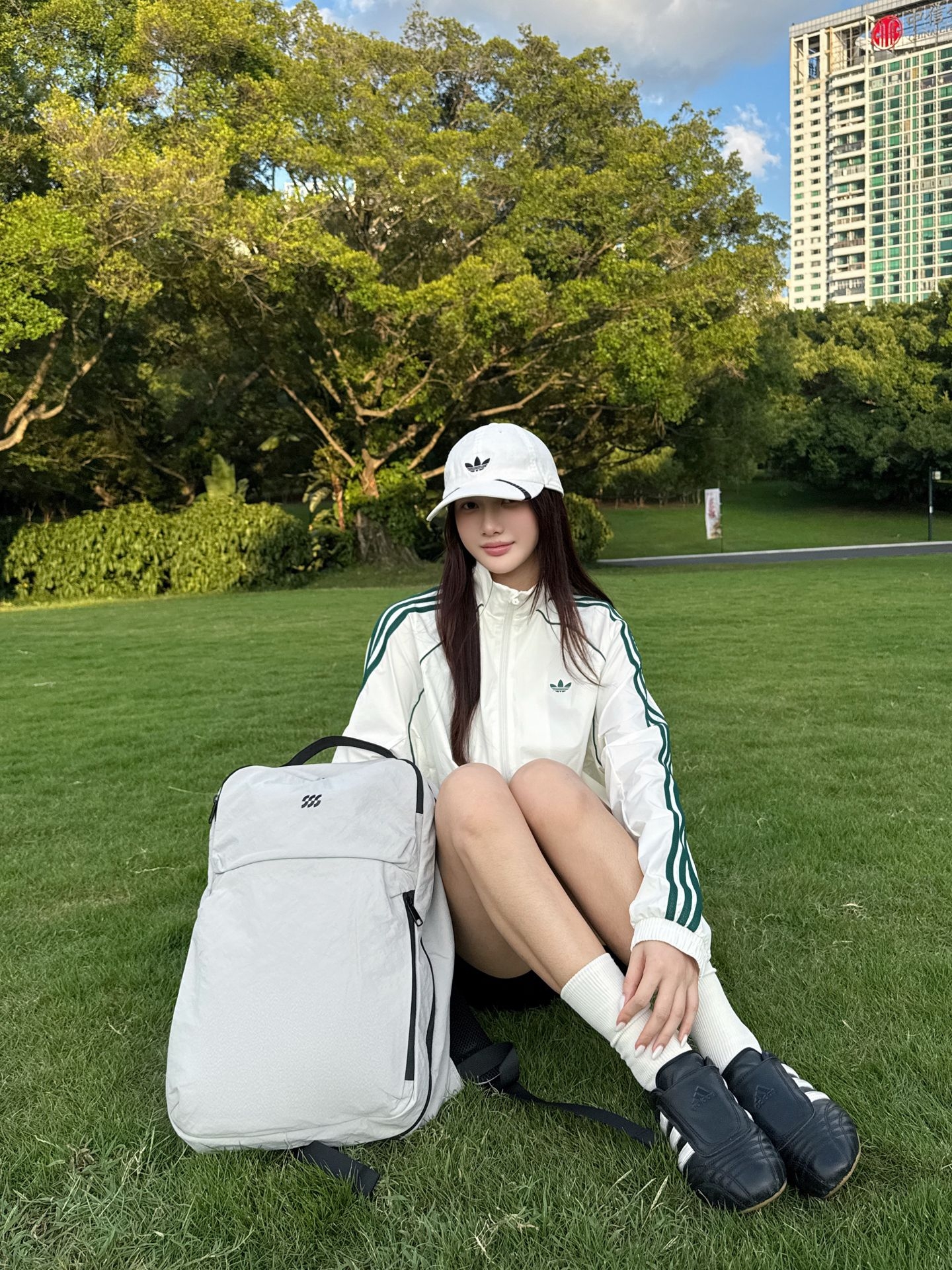 出游踏青穿搭 | 三条杠➕双肩包清爽松弛