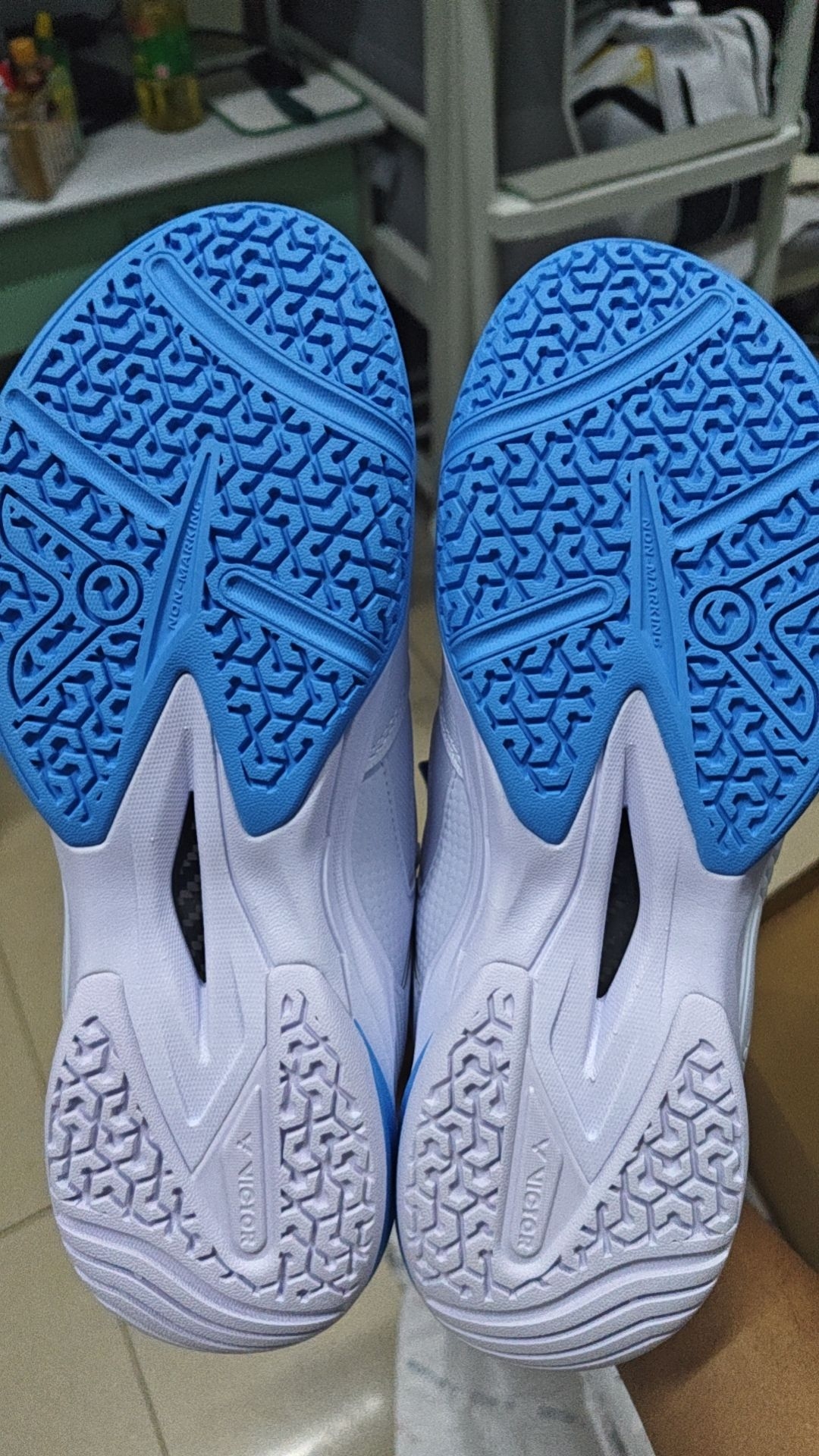 胜利羽毛球鞋9200ntd