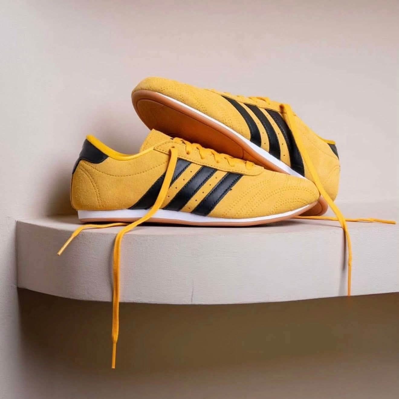 复古暖黄｜adidas三叶草薄底德训，亮眼吸睛款