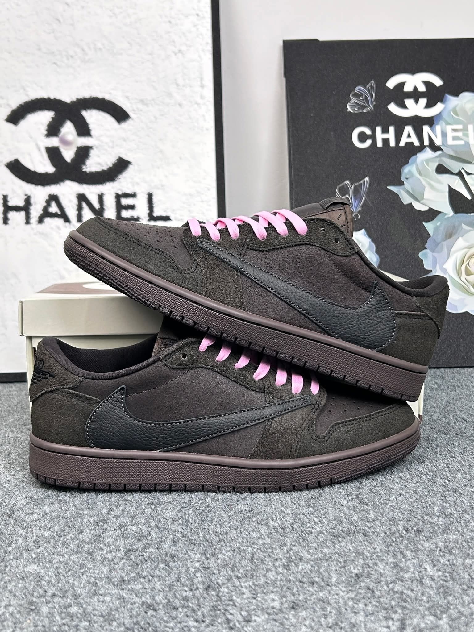 Travis Scott × AJ1 Low 丝绒摩卡倒钩|低调氛围感狠货