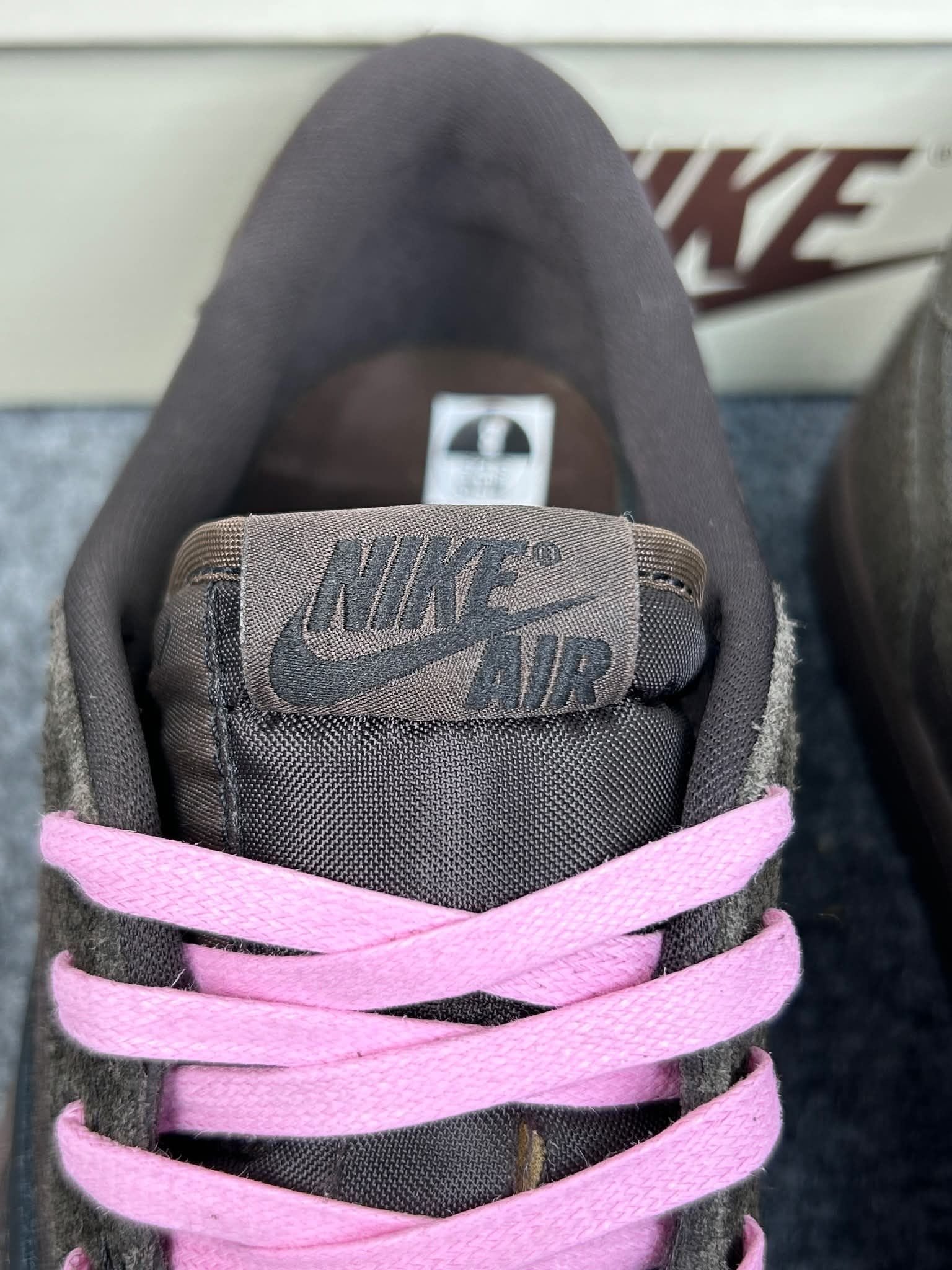 Travis Scott × AJ1 Low 丝绒摩卡倒钩|低调氛围感狠货