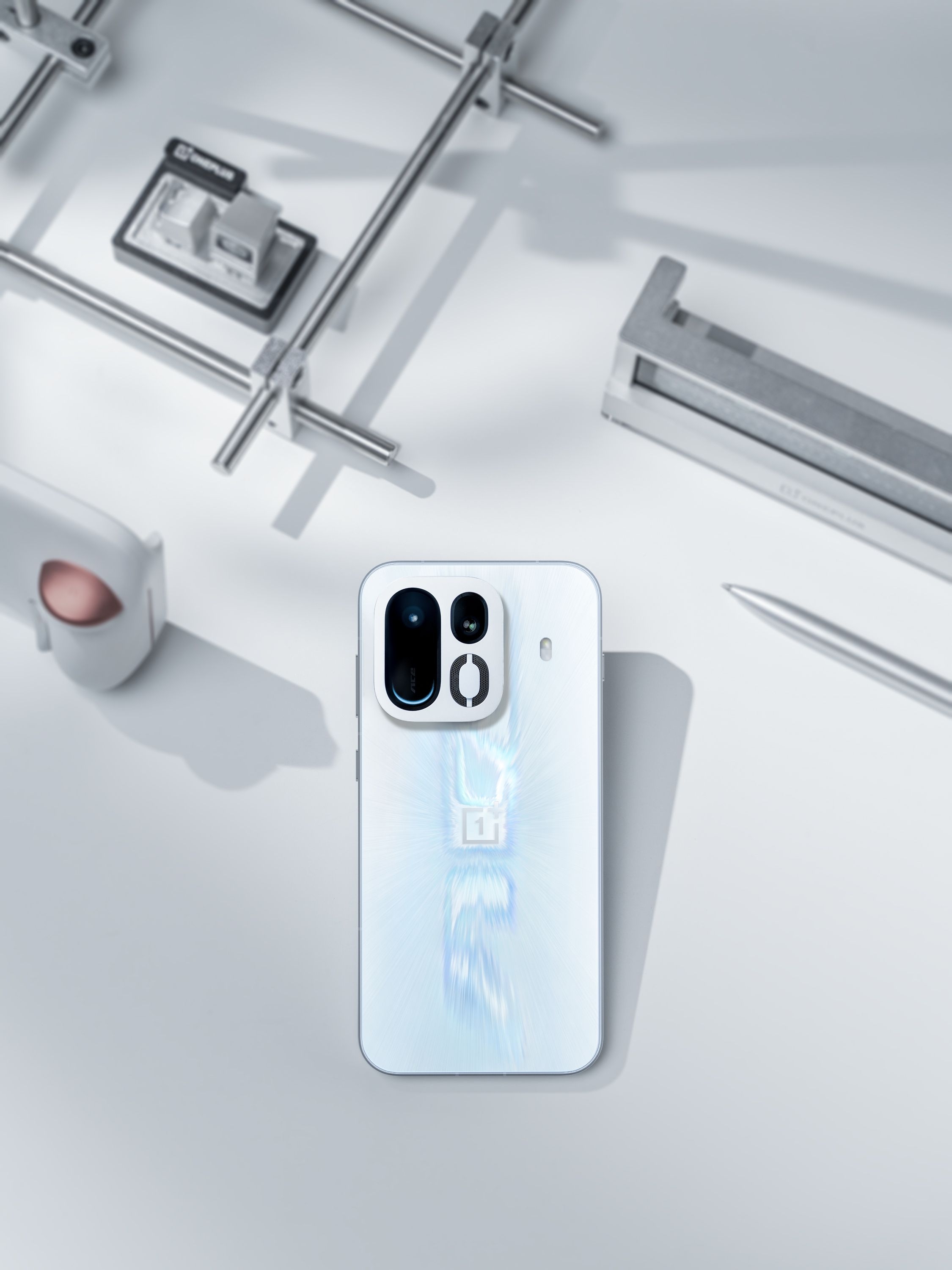 一加Ace7 Pro「破风」实拍:风头正劲!