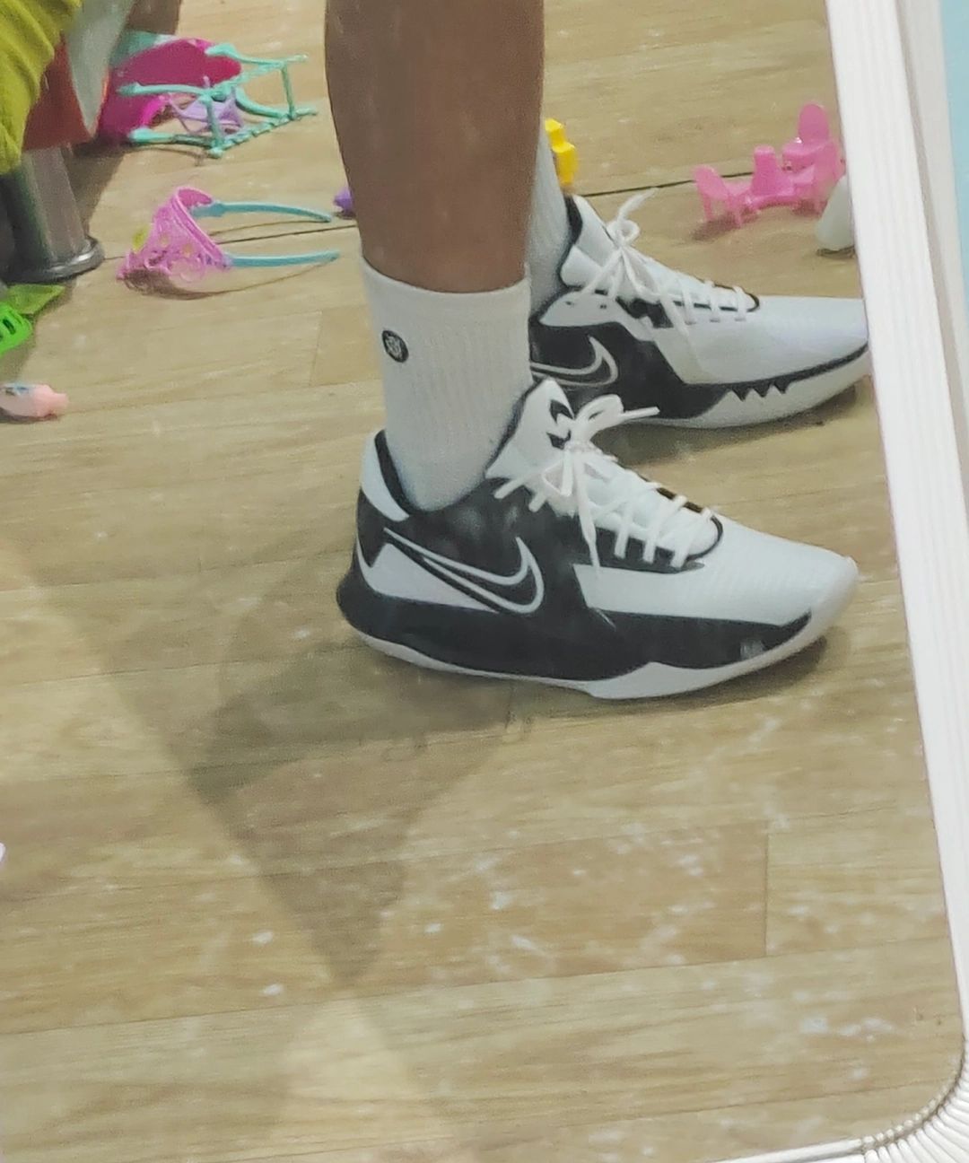 NIKE精密6外观和上脚