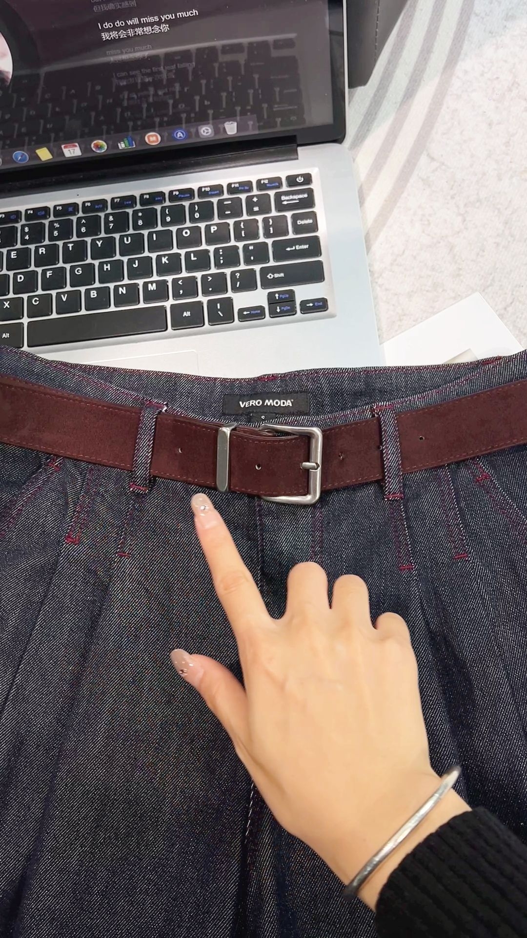 奥莱款和正价线的差别:面料和版型微调