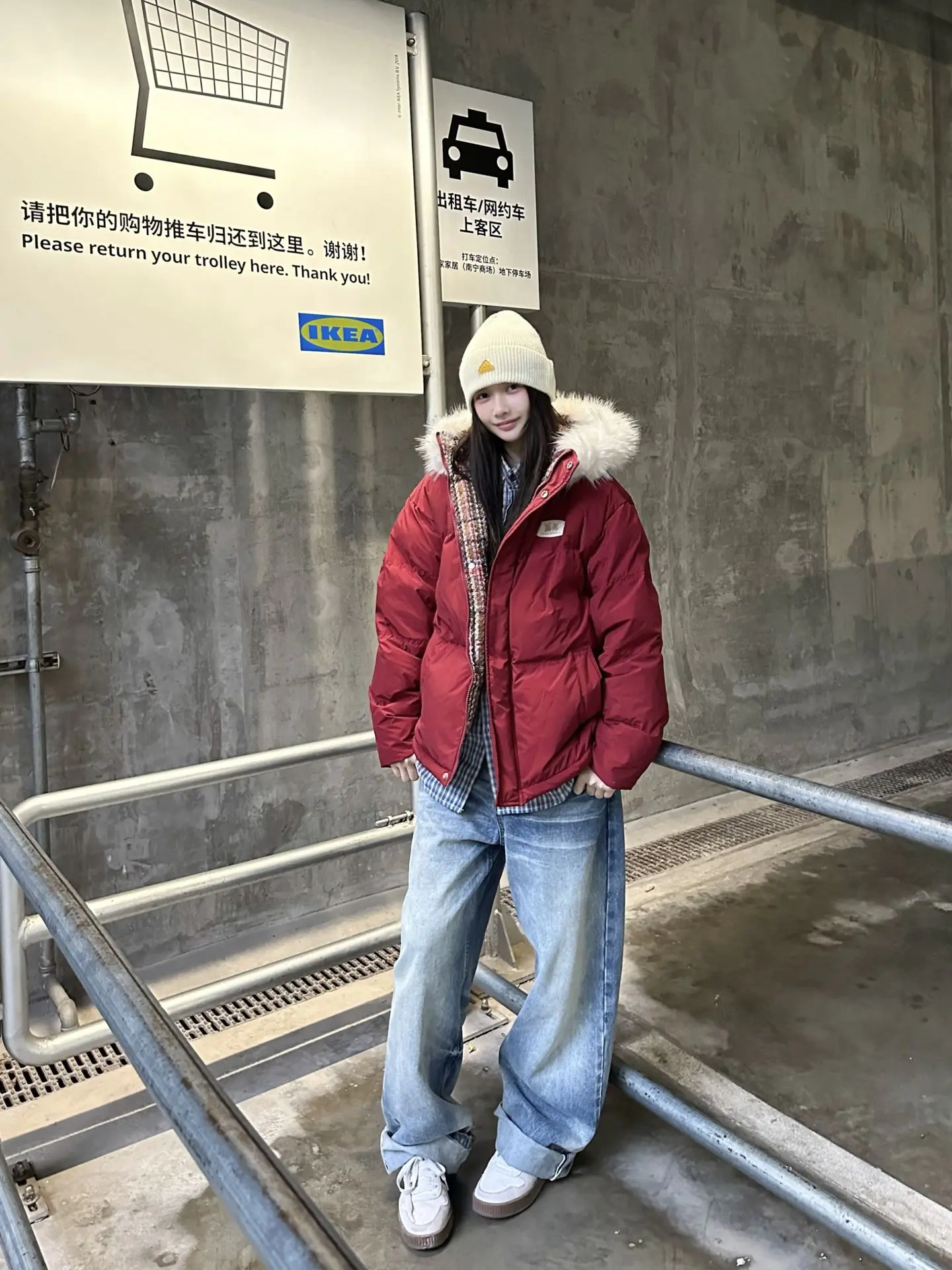 酒红羽绒服圣诞新年氛围感满满🎄