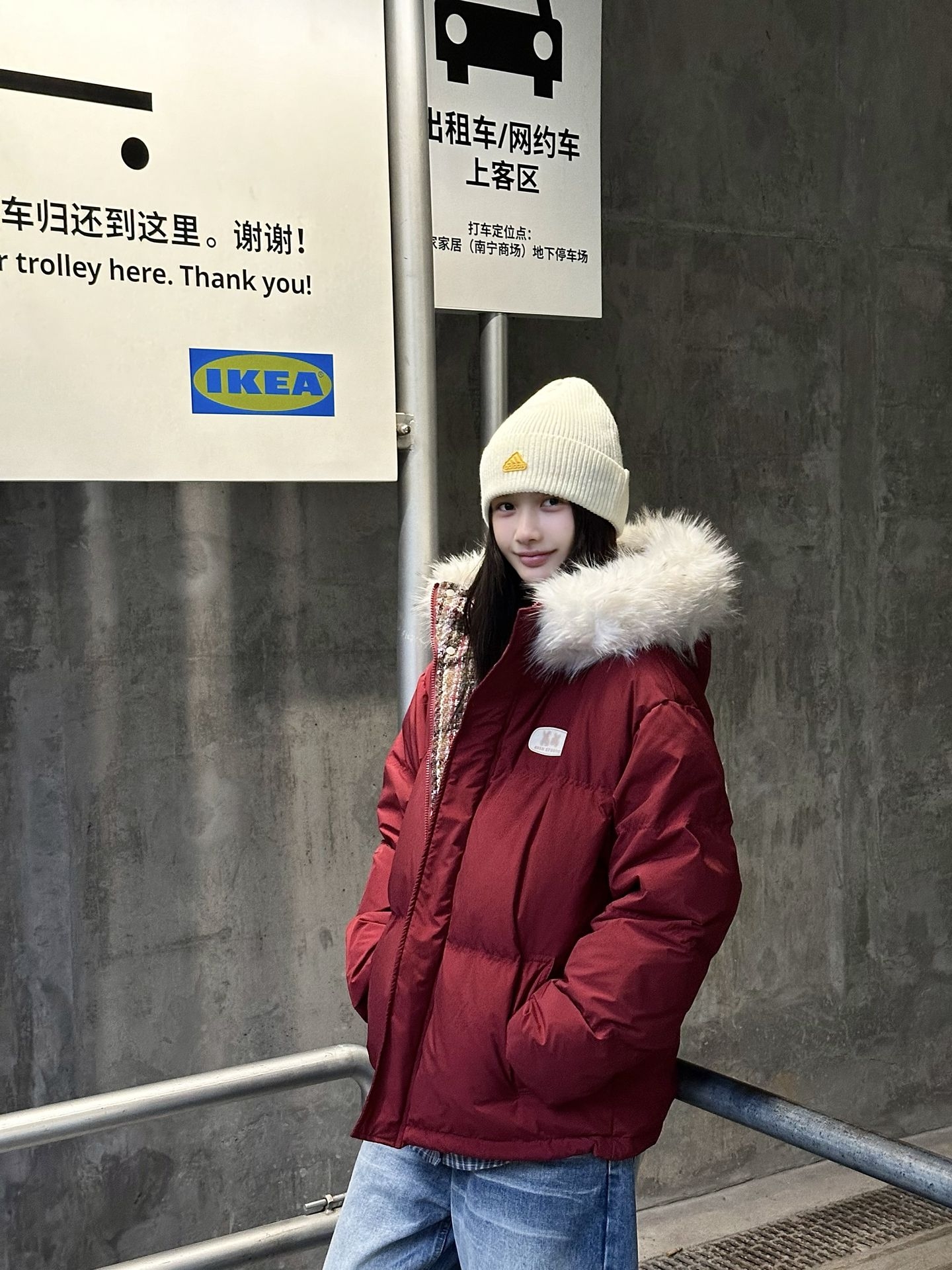 酒红羽绒服圣诞新年氛围感满满🎄