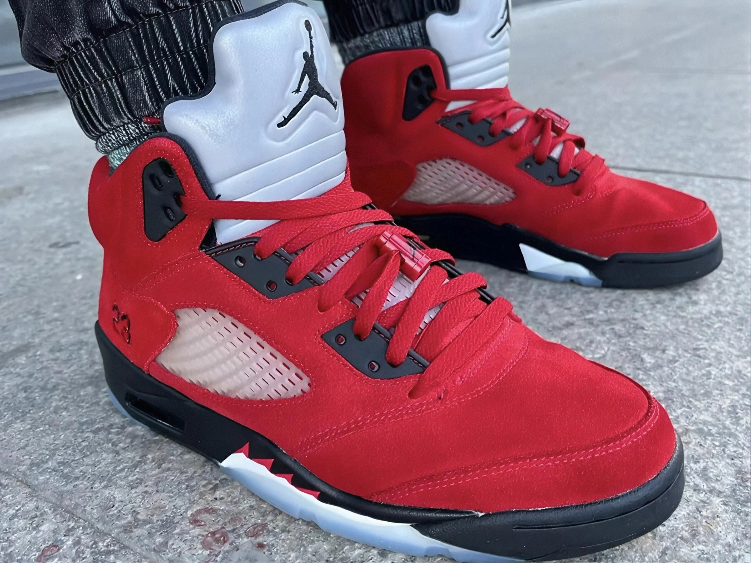 AJ5红麂街上脚，这个红真的很提气👟