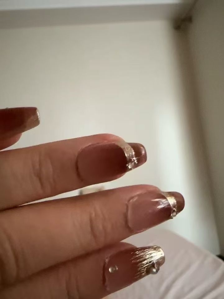 手工甲片的边缘处理:不勾头发比图案好看更重要