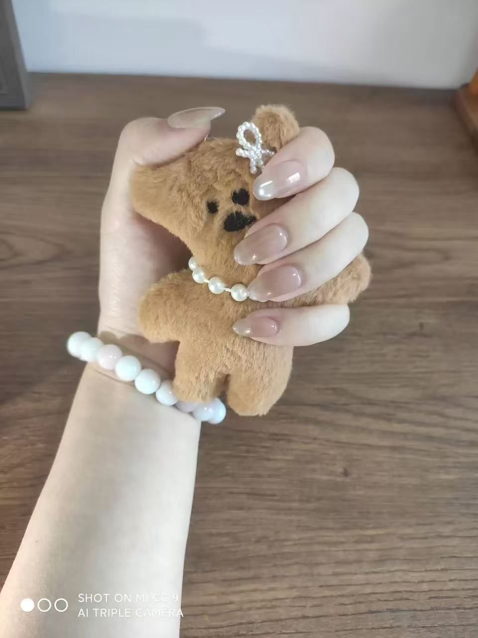 手工甲片的边缘:不勾头发比猫眼好不好看更重要