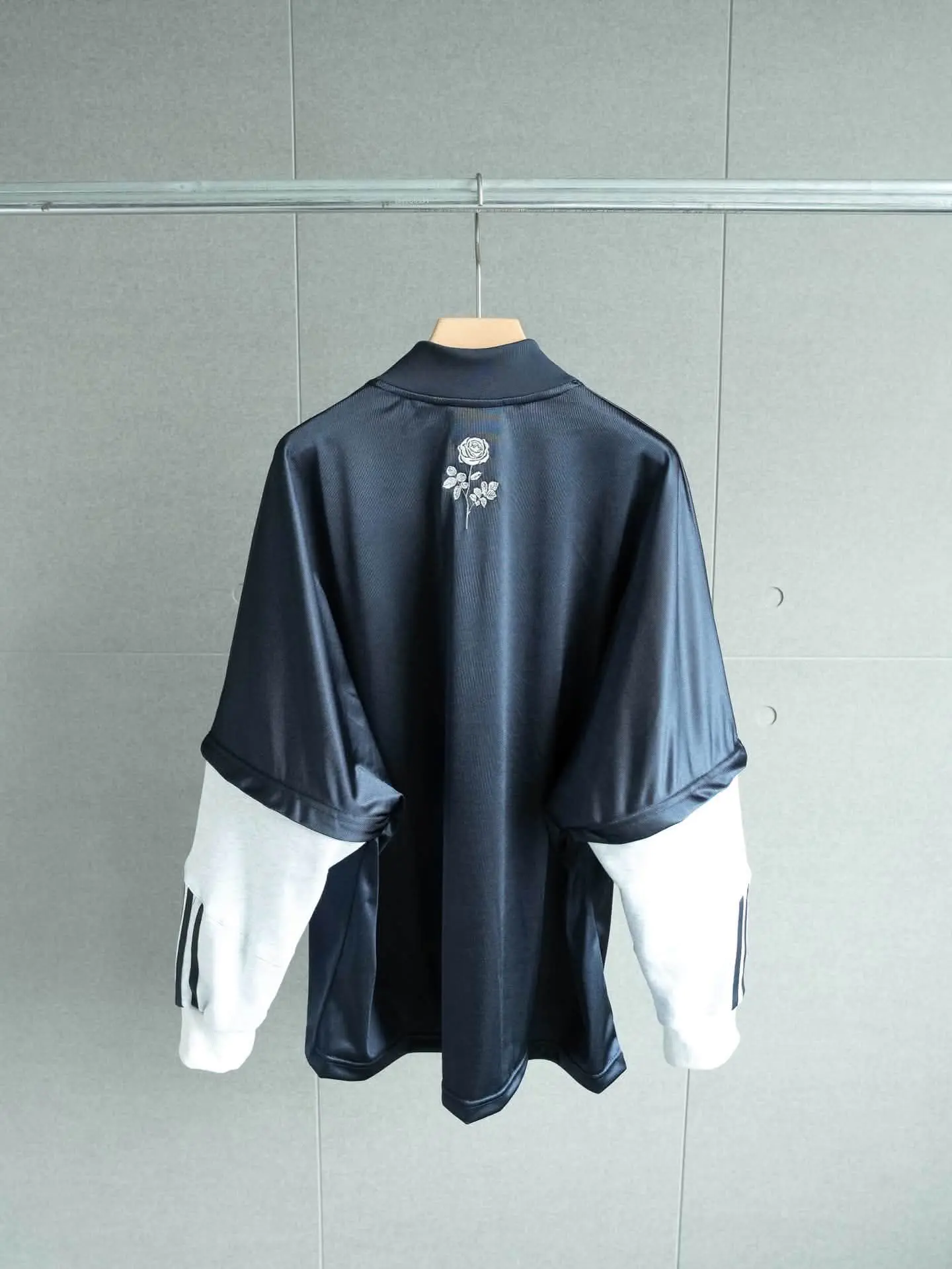 复古足球风|Willy Chavarria × adidas三叶草联名套装