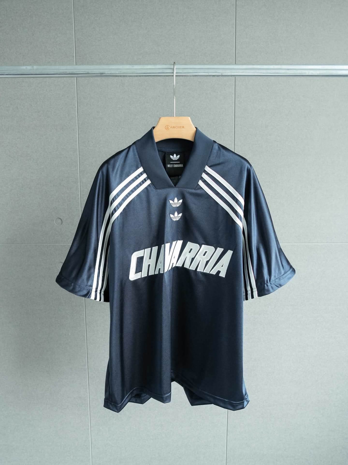 复古足球风|Willy Chavarria × adidas三叶草联名套装