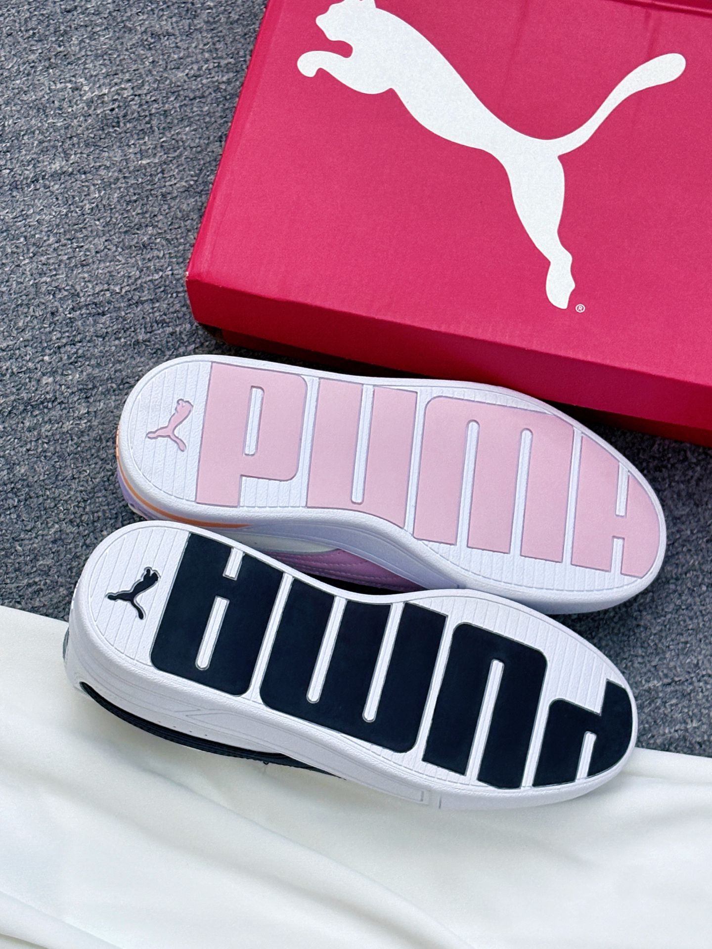 男♂盆友送的PUMA鸳鸯鞋👟求大家帮忙鉴定一下素真还是假的……ಥ﹏ಥ