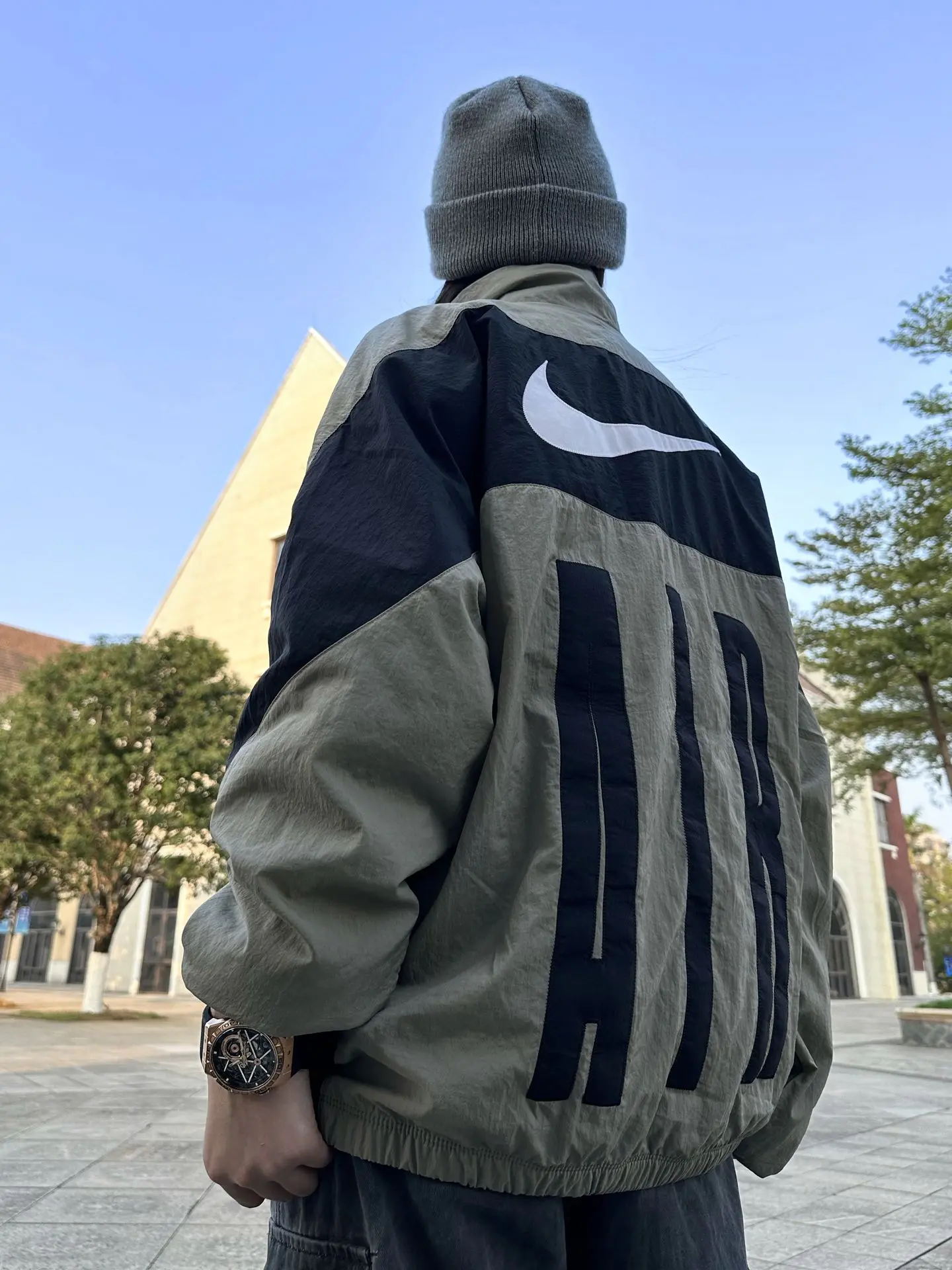 街头穿搭少不了一块机械腕表💯
