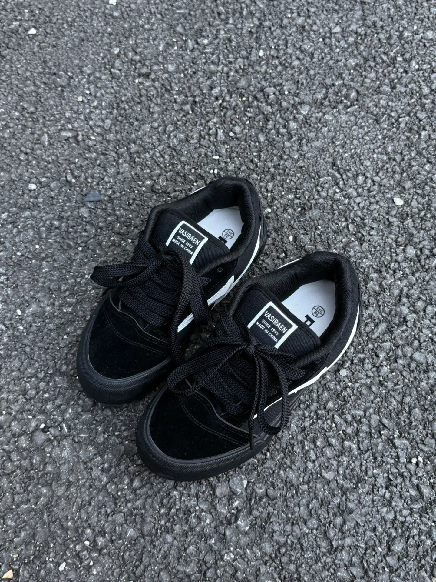 早秋松弛look🫙⸝⸝ ෆ灰调外套➕闪电板鞋﹆˒