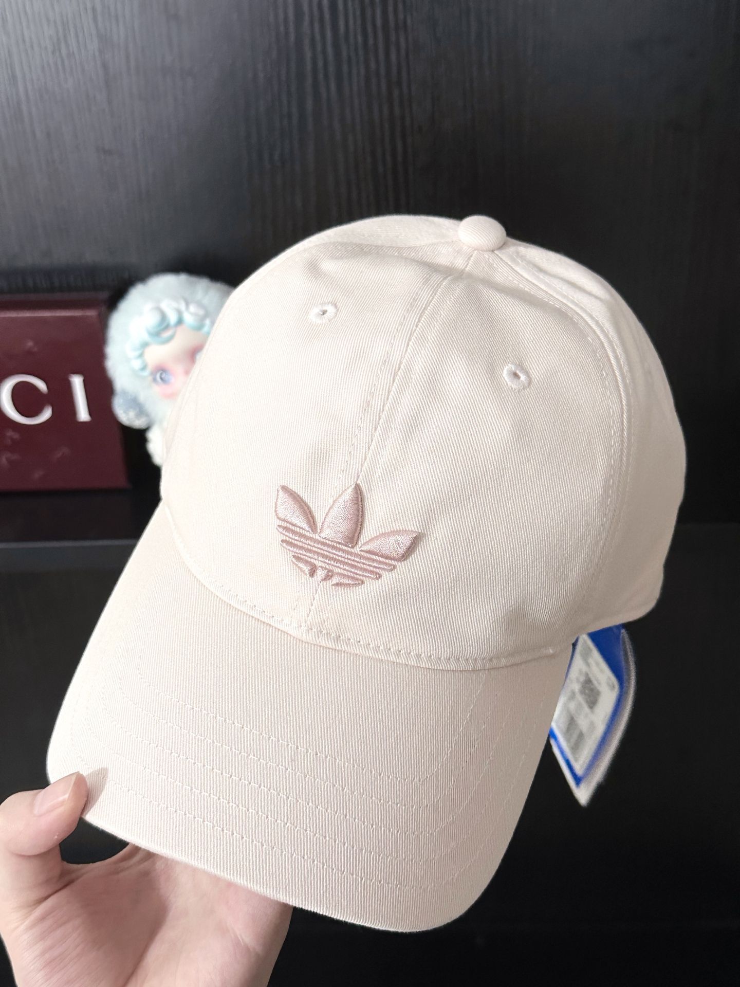 阿迪小粉好美萌🥹终于理解那些戴Adidas的人了…