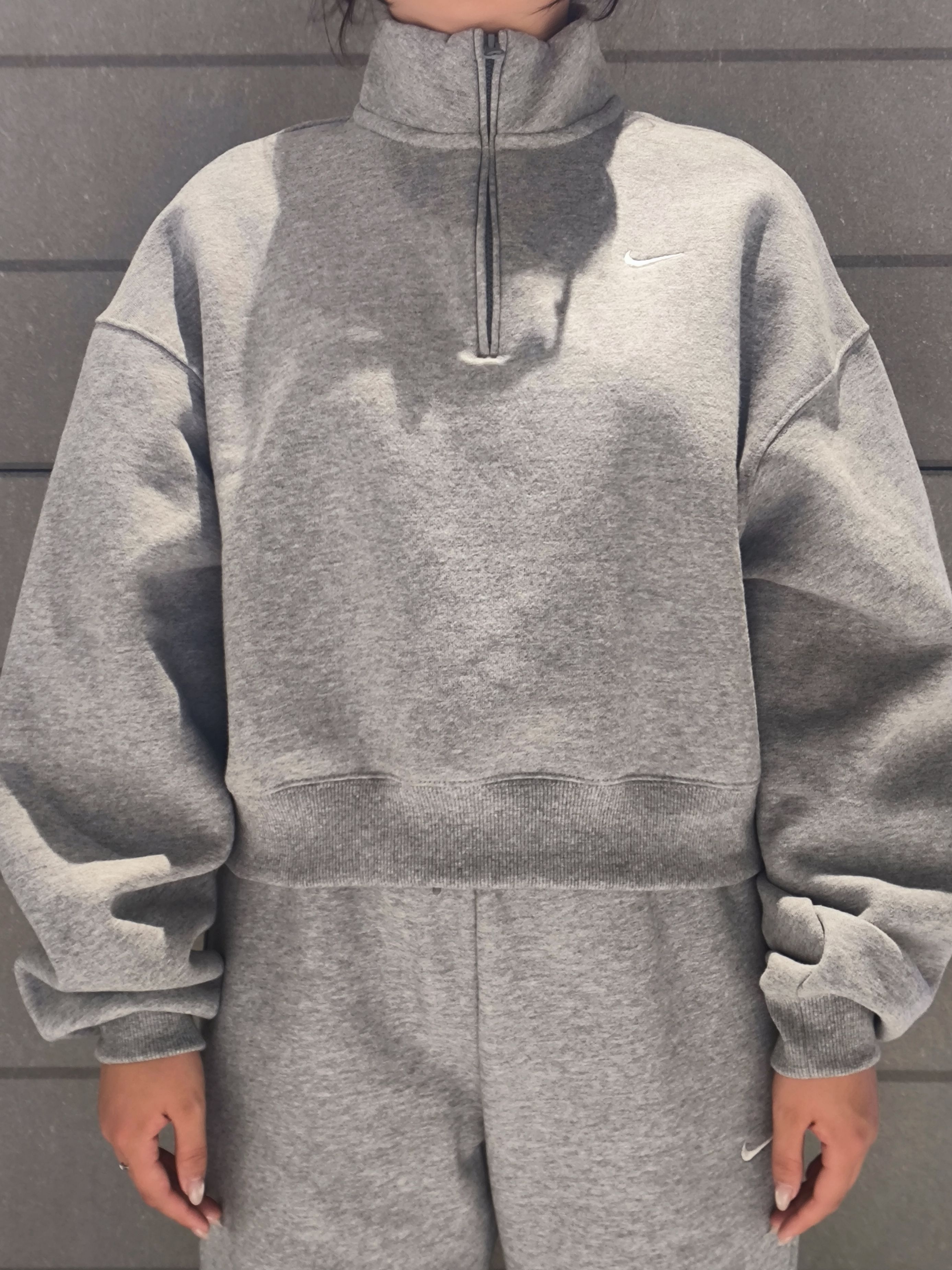 Nike这款加绒短卫衣太懂秋冬了❗好穿到不想脱