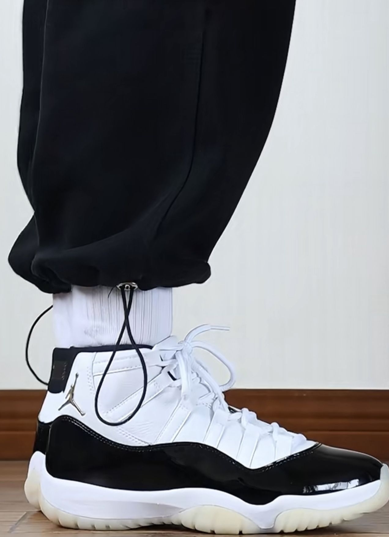 黑白漆皮AJ11高帮,复古质感穿搭神鞋