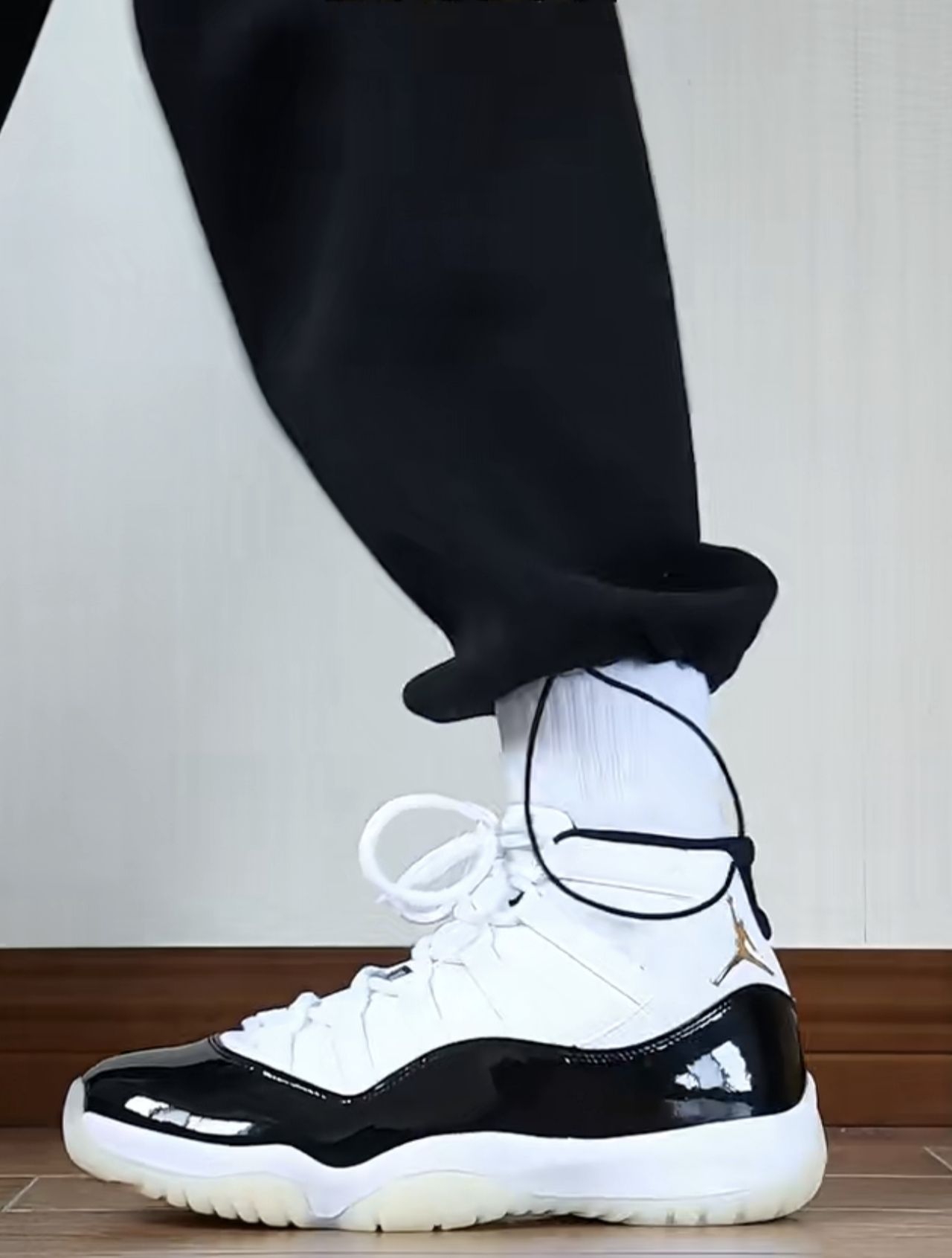 黑白漆皮AJ11高帮,复古质感穿搭神鞋