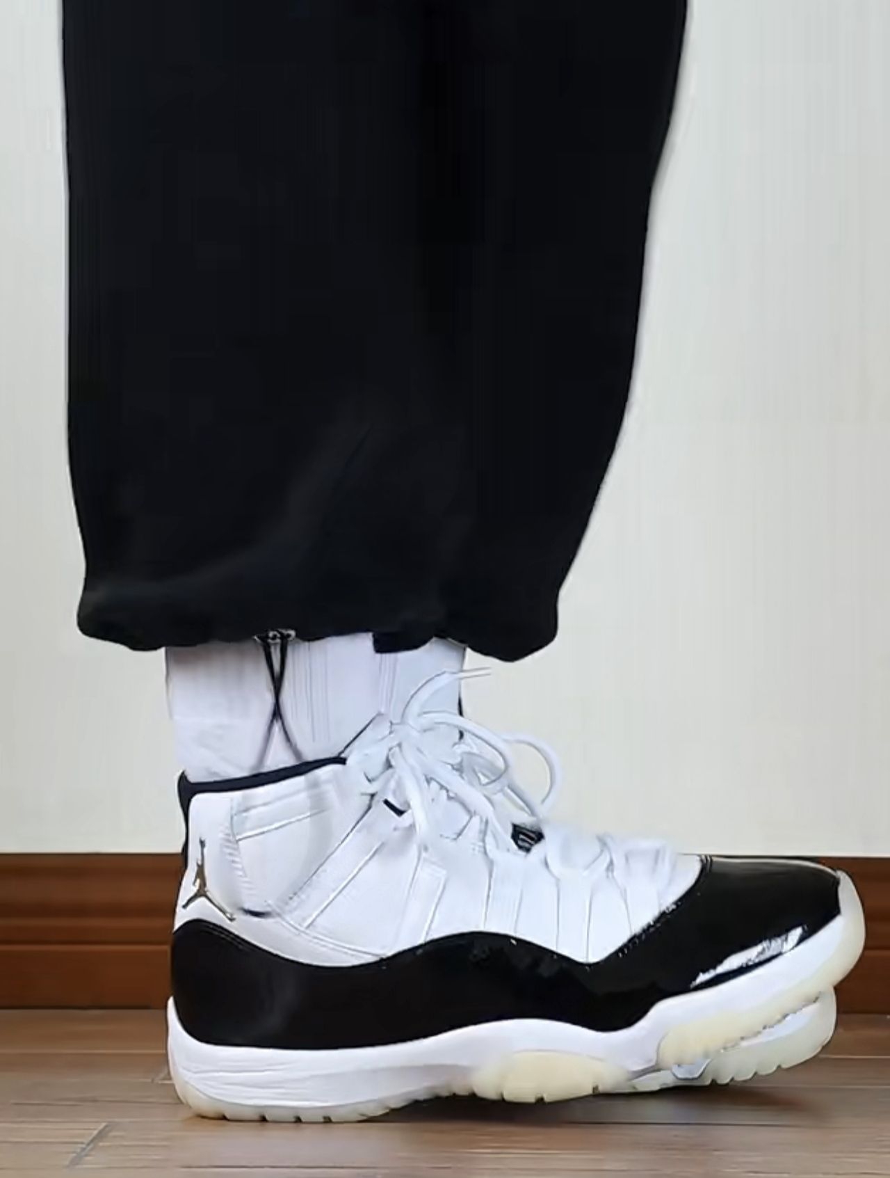 黑白漆皮AJ11高帮,复古质感穿搭神鞋